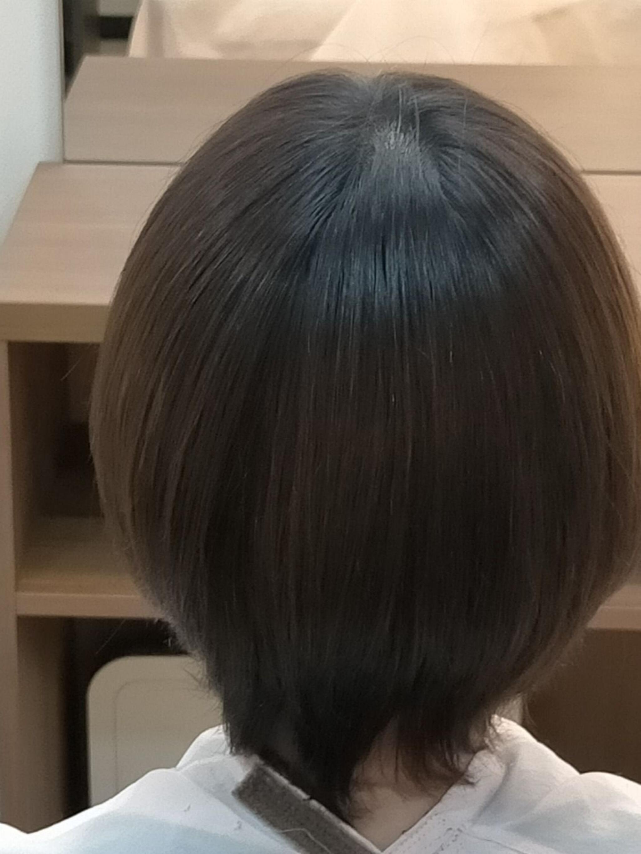 丸みをいかした艶髪ショート