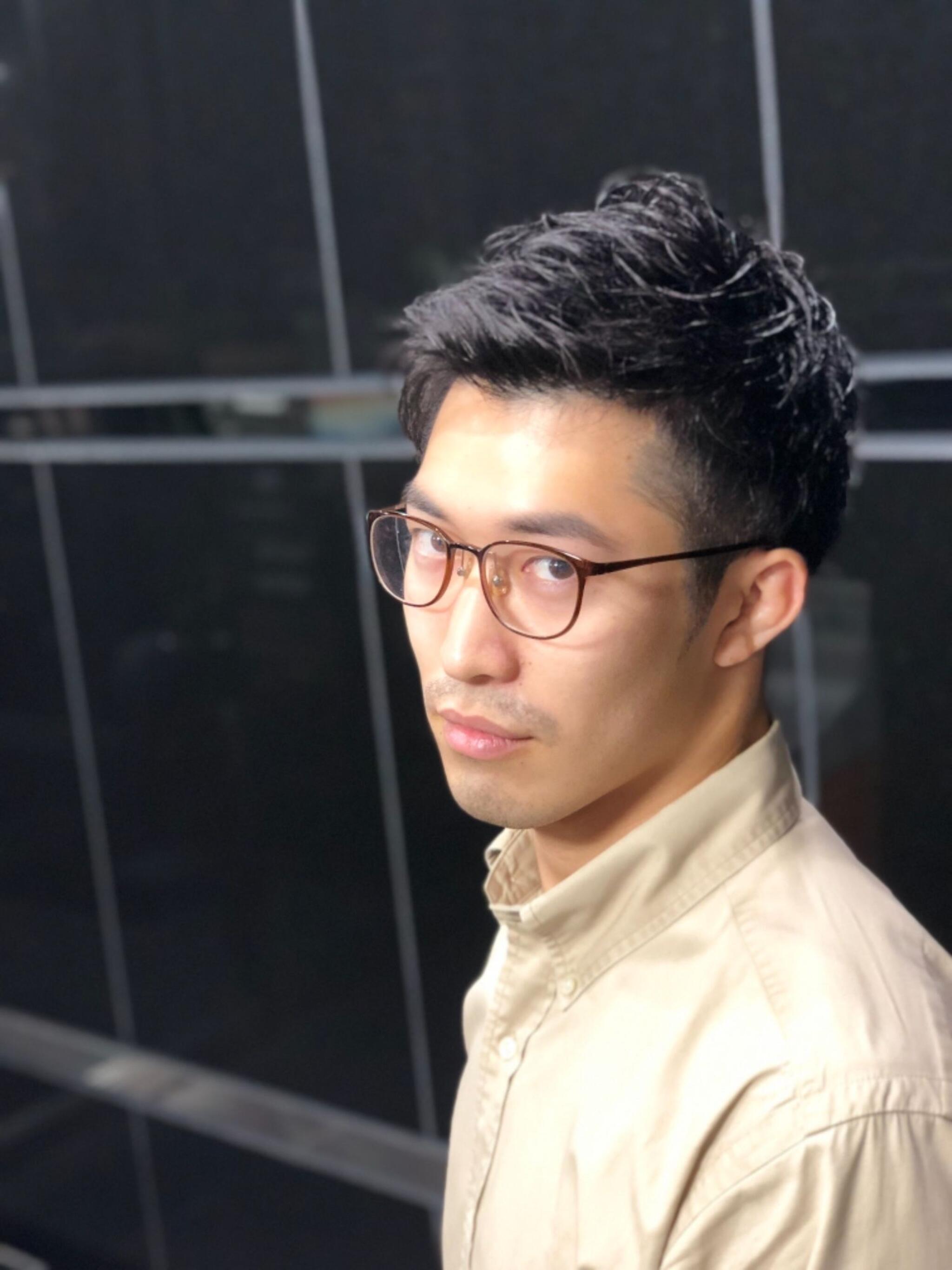 さりげないツーブロックショート