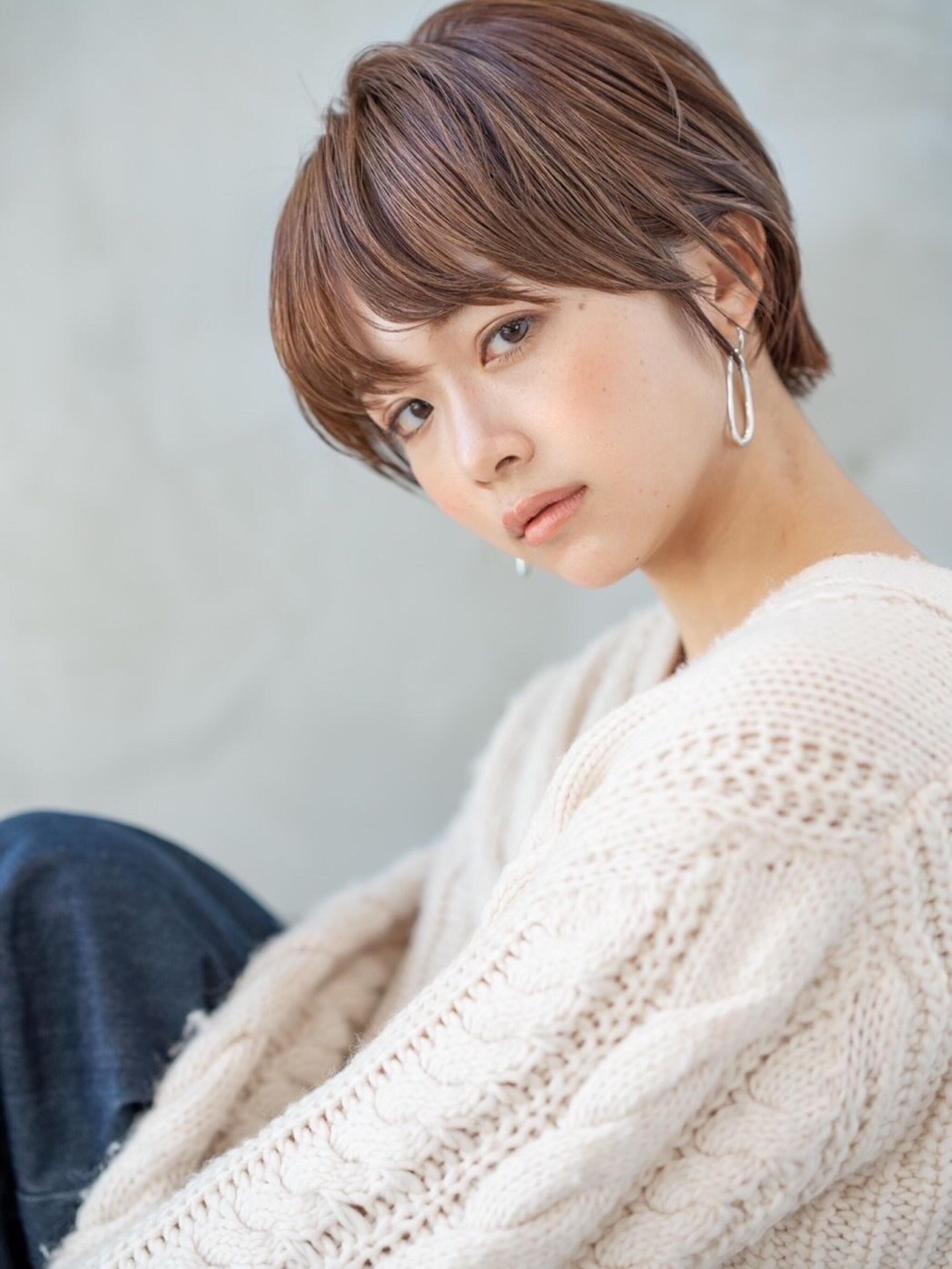 耳かけショートボブ