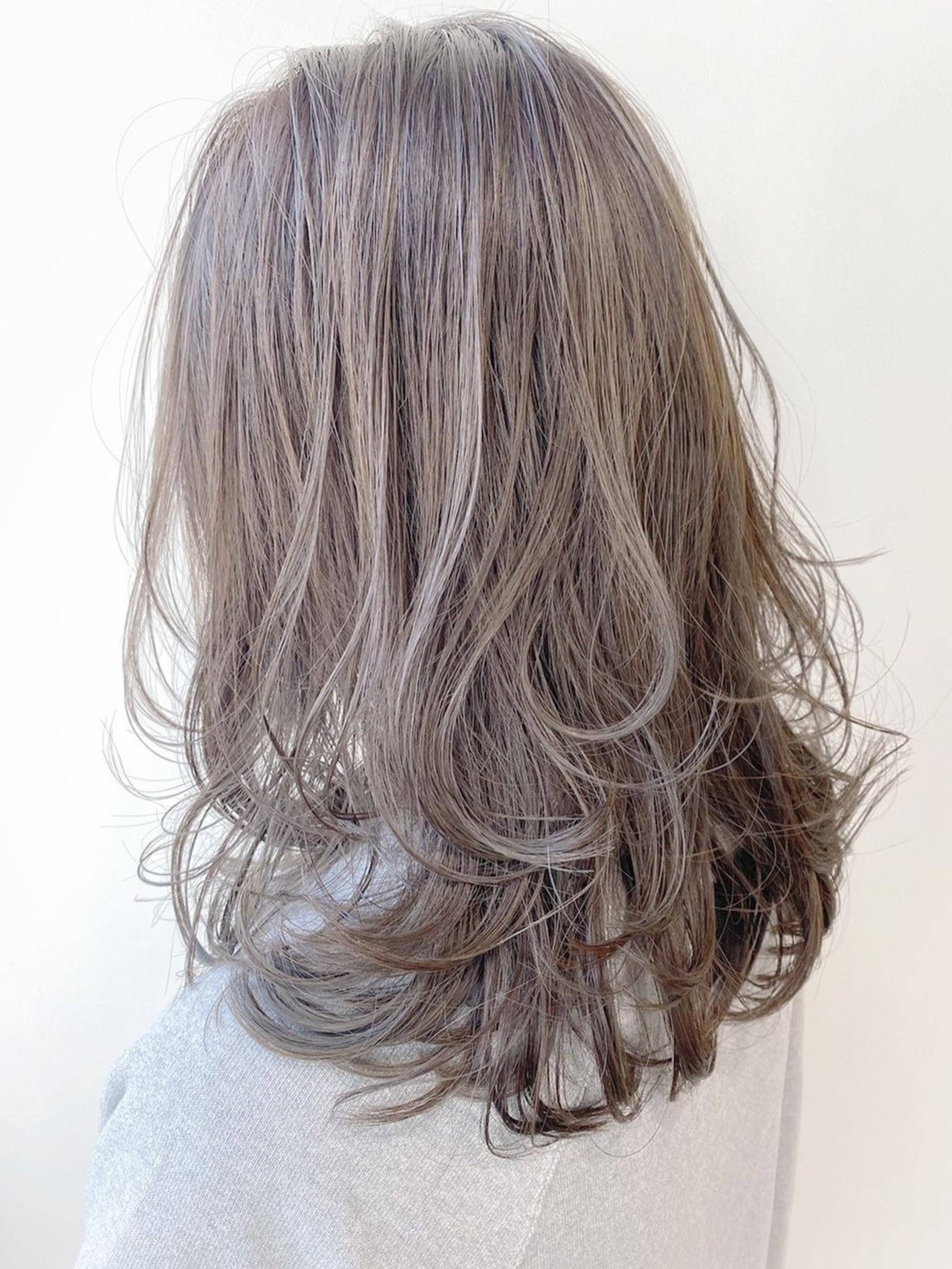 透明感×グレージュ