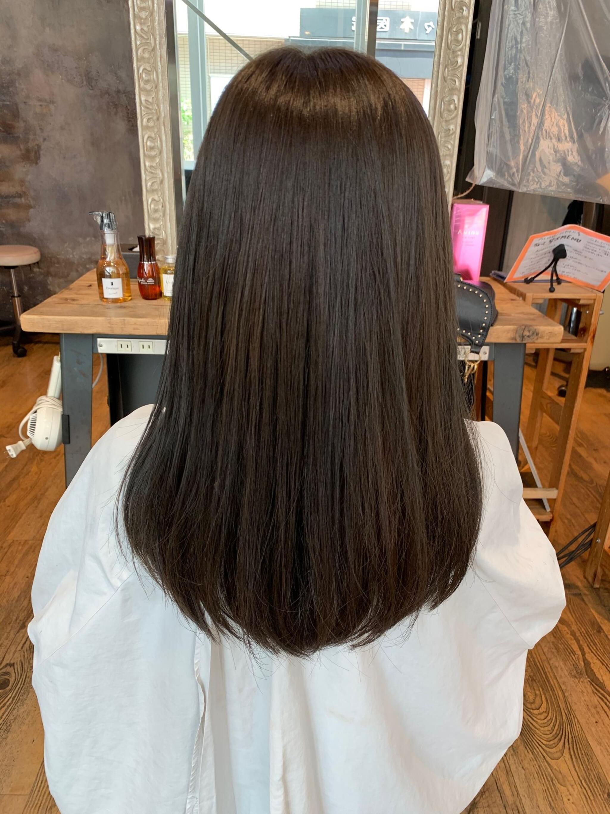 透明感抜群アッシュカラー