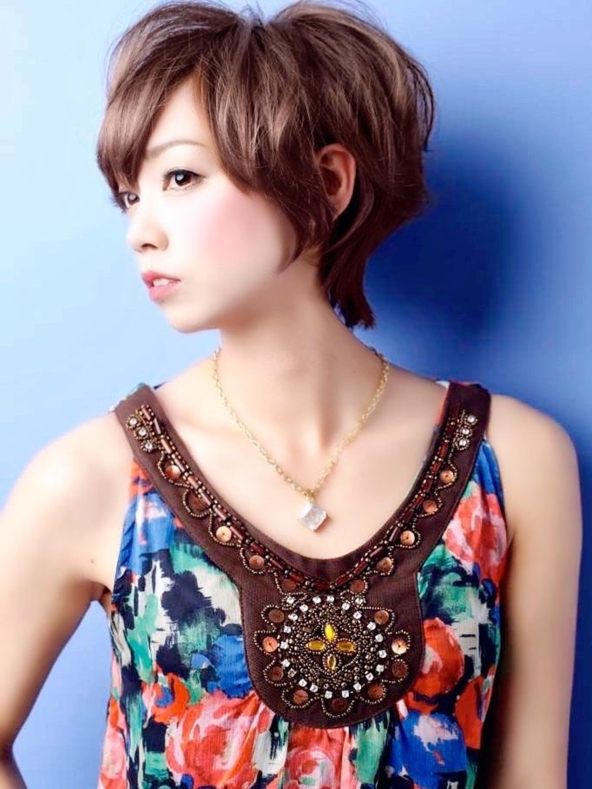 ひし形シルエット大人ショートボブ