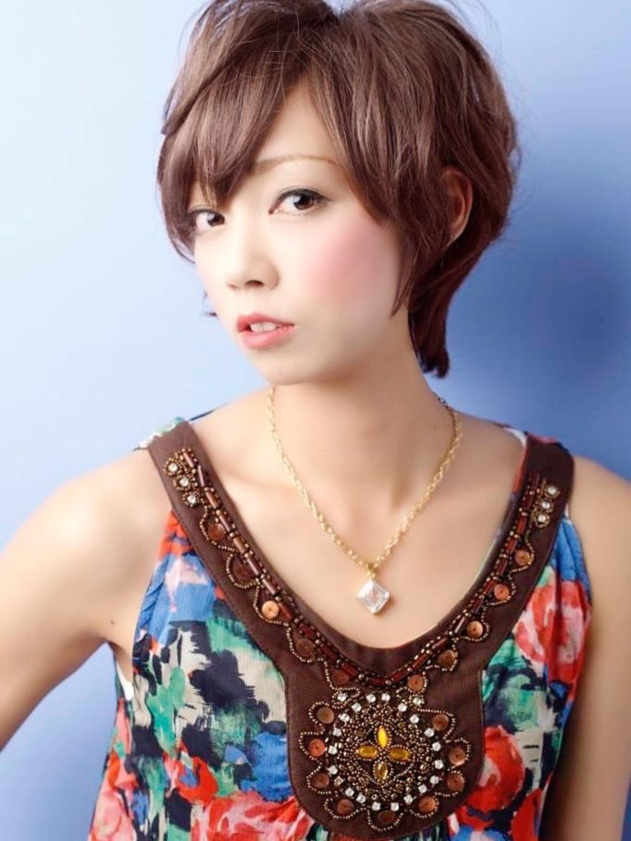 ひし形シルエット大人ショートボブ