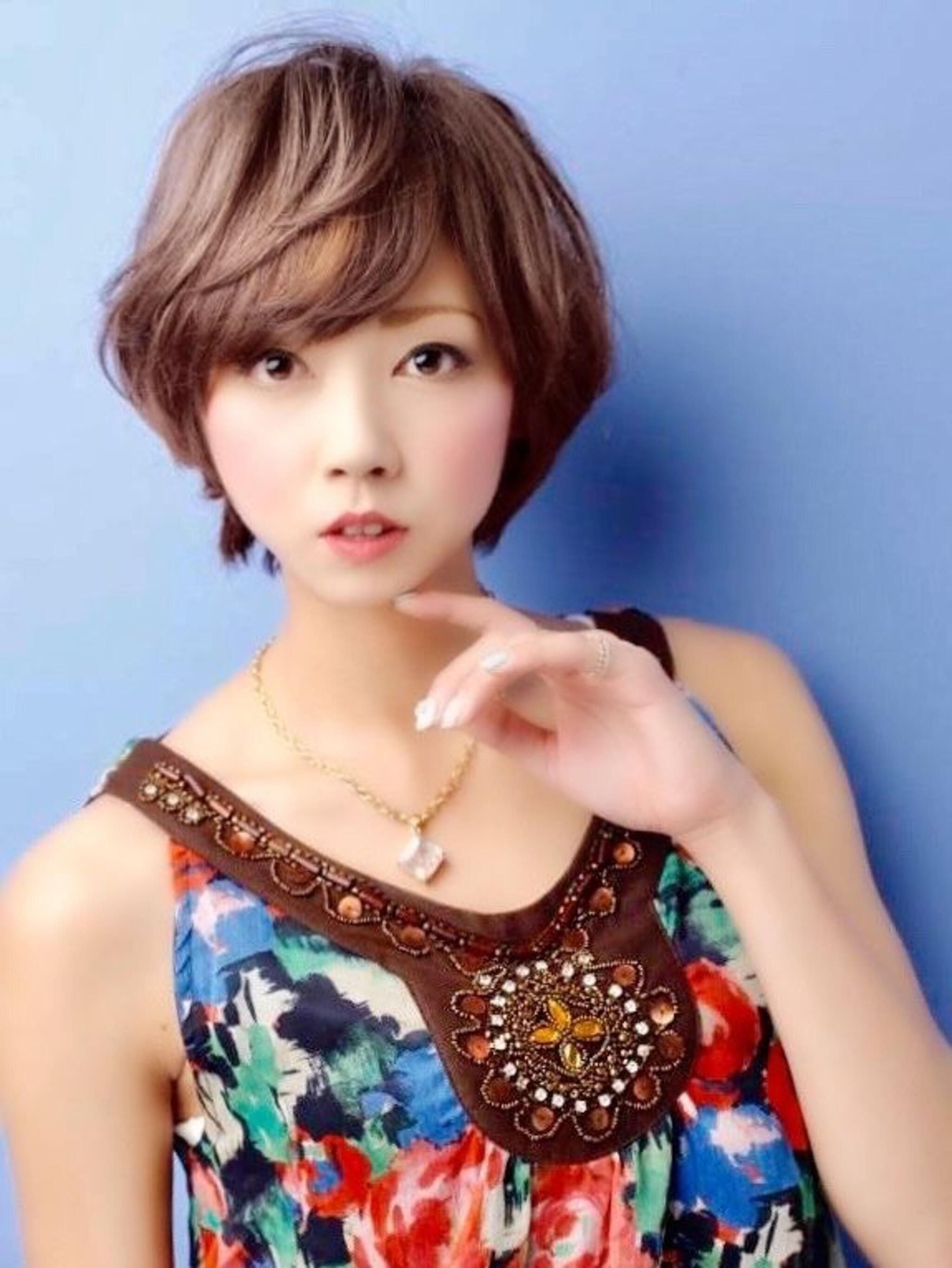 ひし形シルエット大人ショートボブ