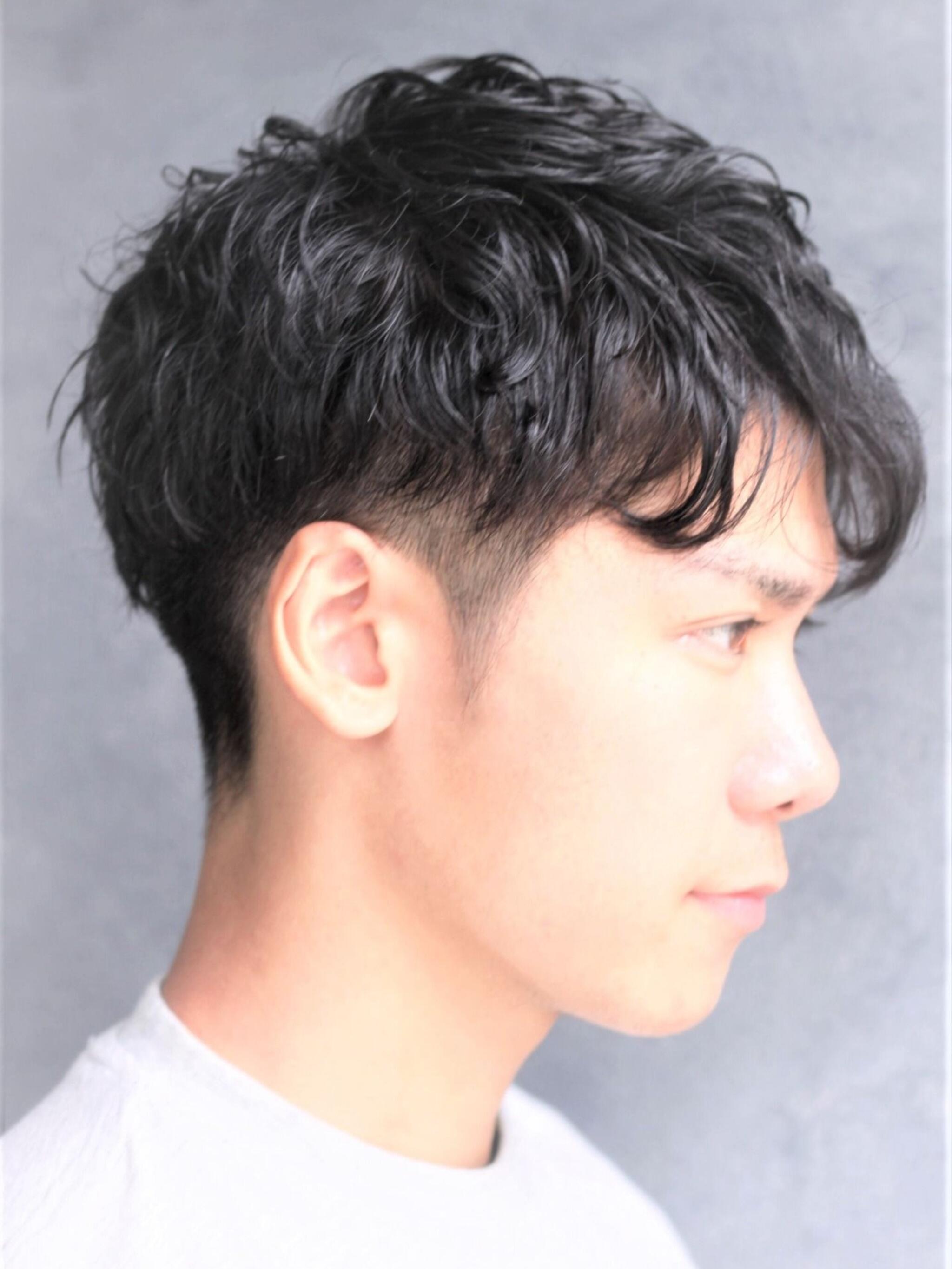 ひし形シルエットのナチュラルパーマショート
