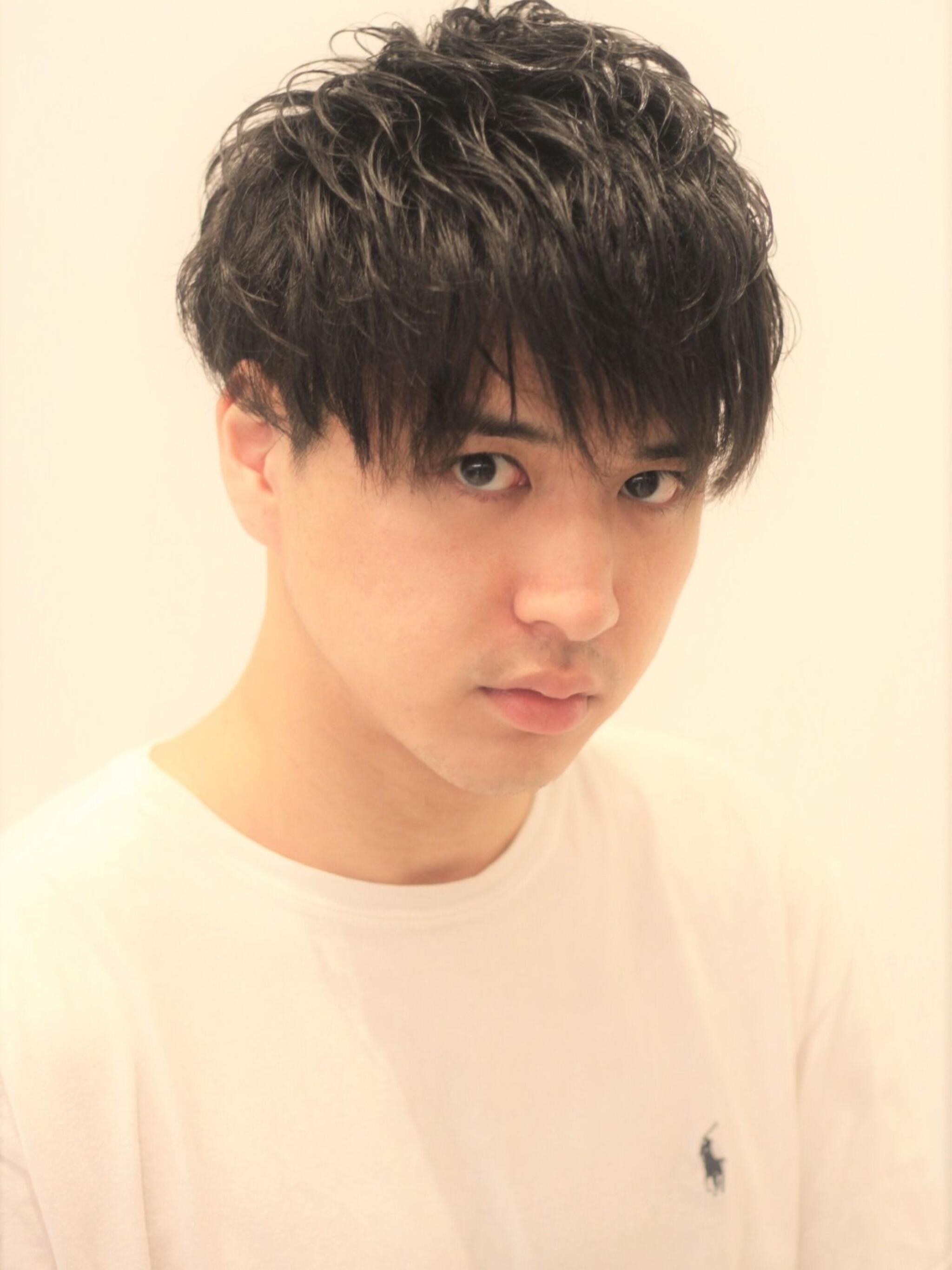 ナチュラルツーブロックフェザーマッシュ