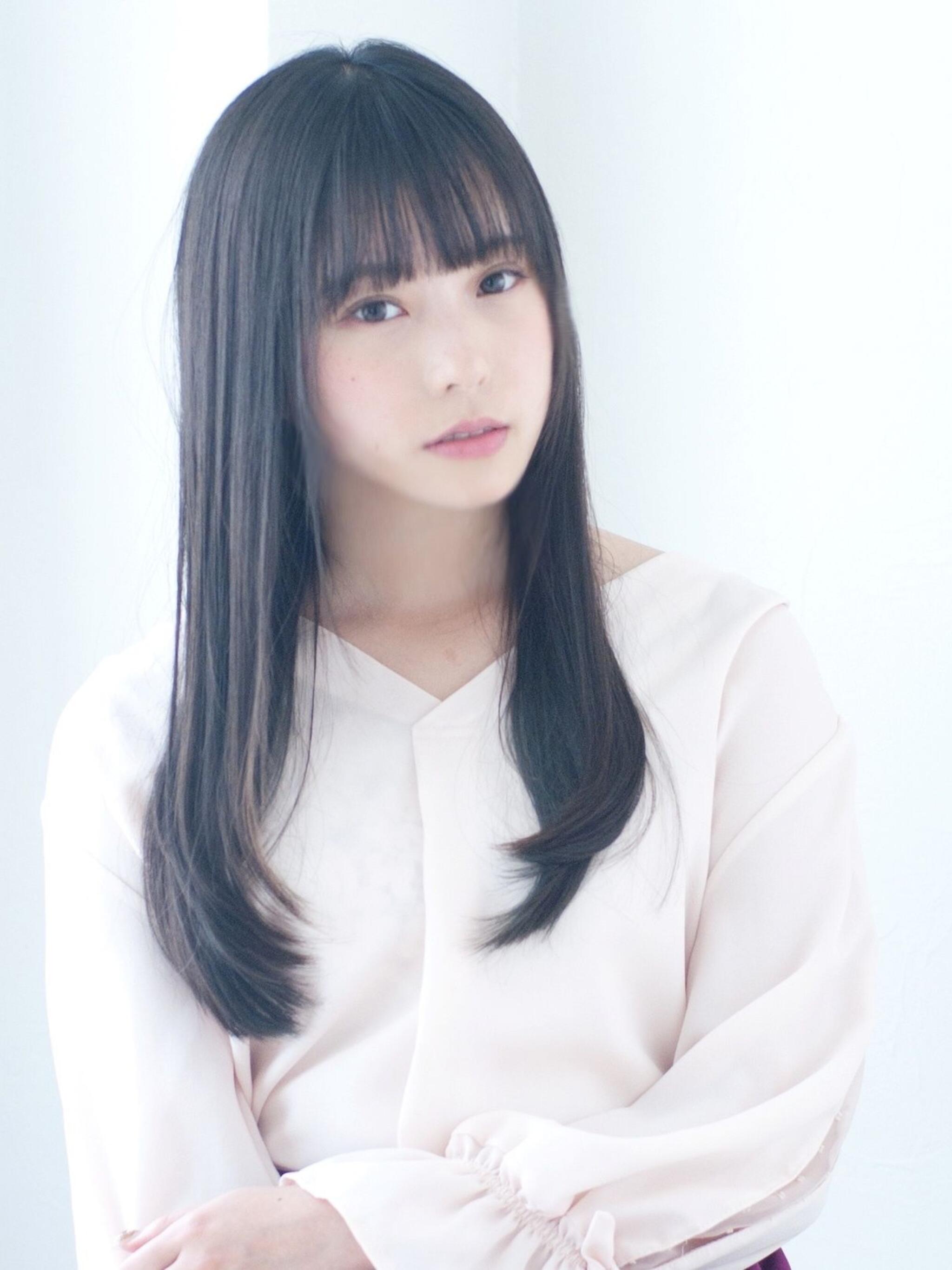 大人かわいいツヤワンカールミディ