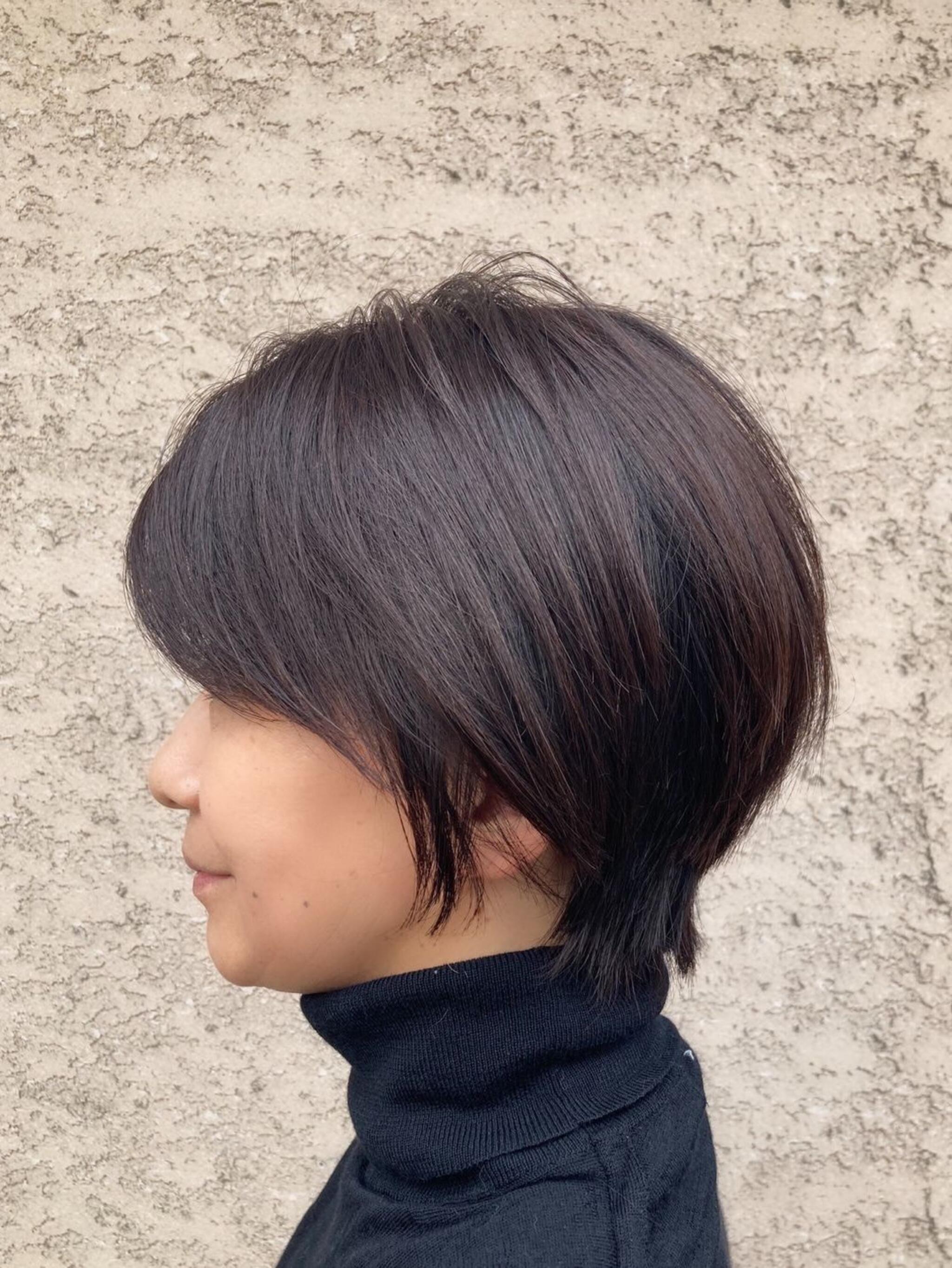 艶が美しい丸みショート