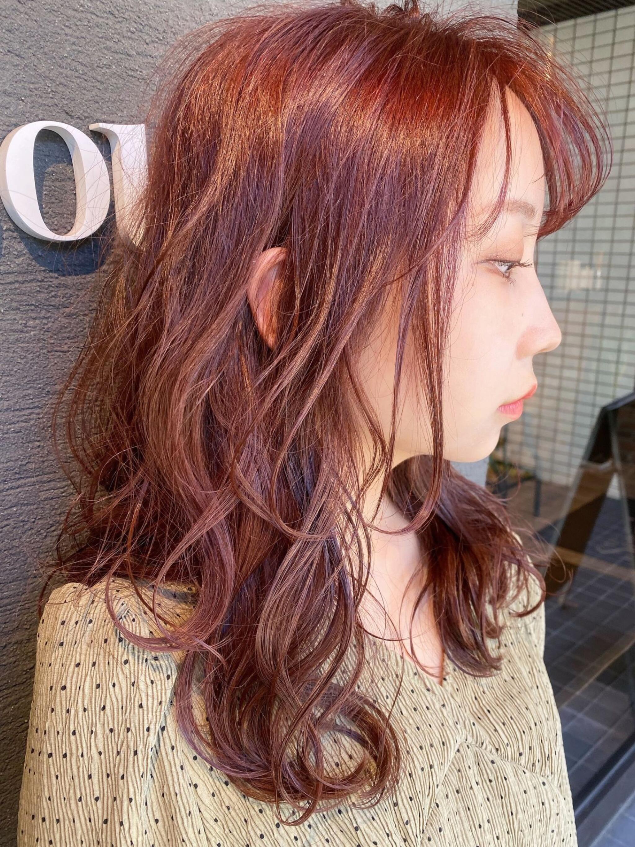 ピンクベージュ