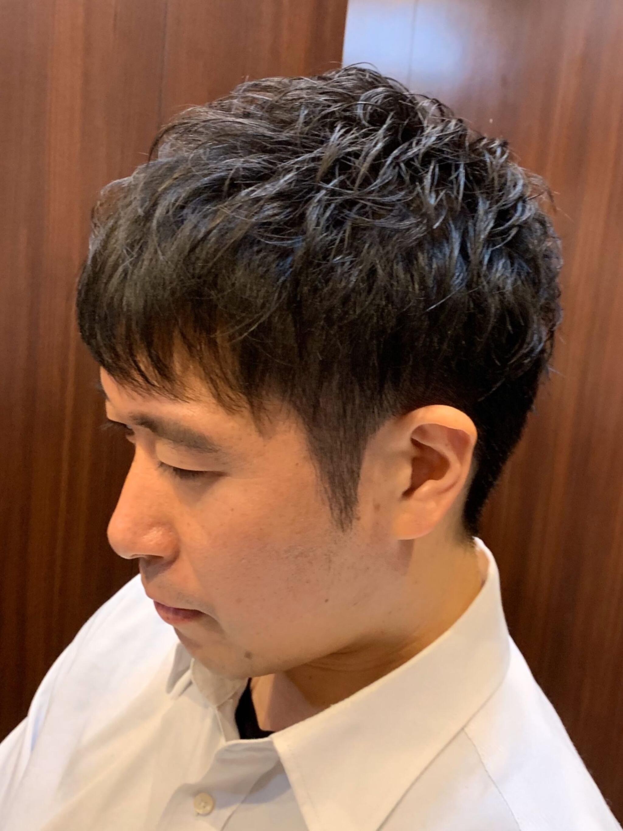 定番ツーブロック×アイロンパーマ