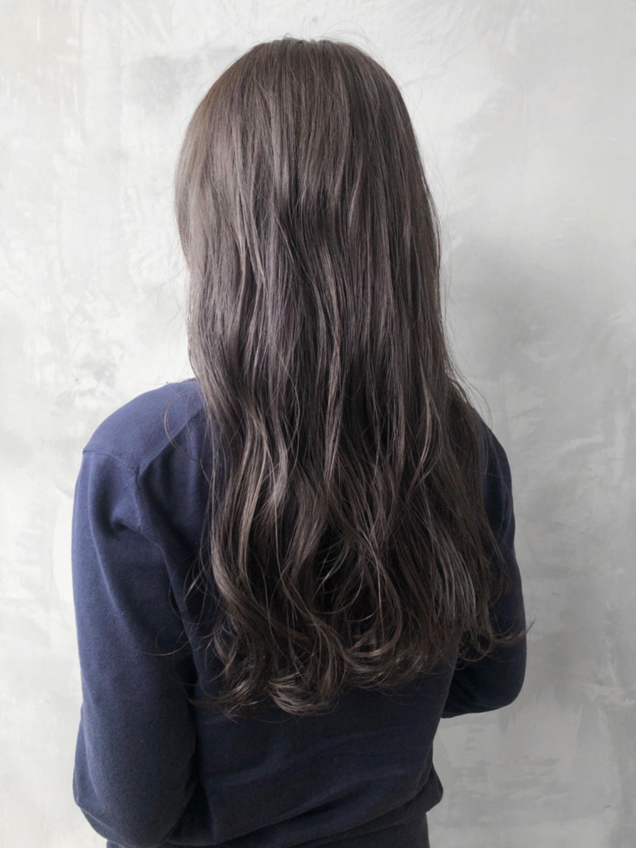 メンズ、レディースどちらも骨格や癖に合わせたカットや髪質やお顔のトーンに合わせたカラーも得意です‼️