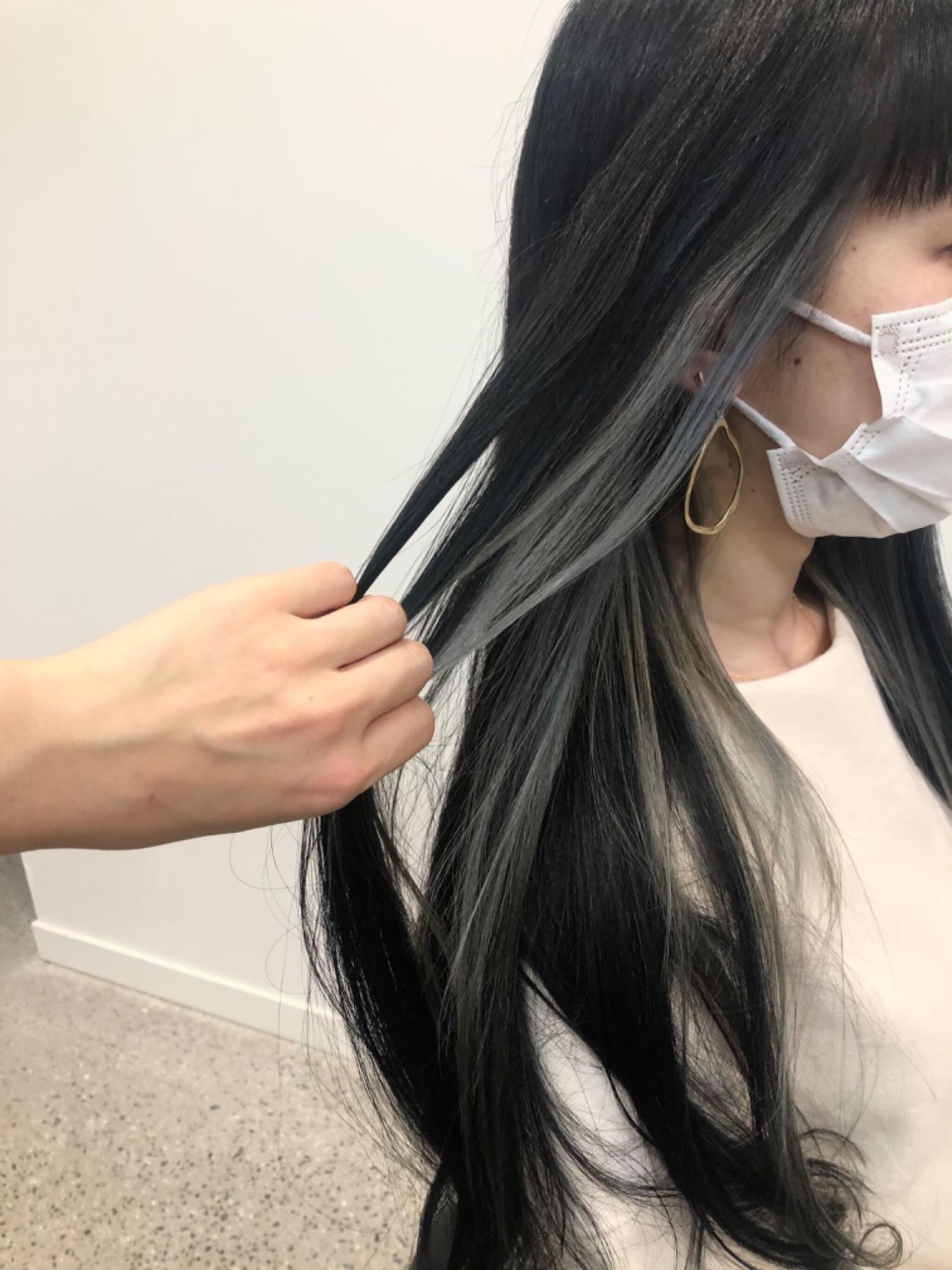 漆黒ロング×インナーカラー