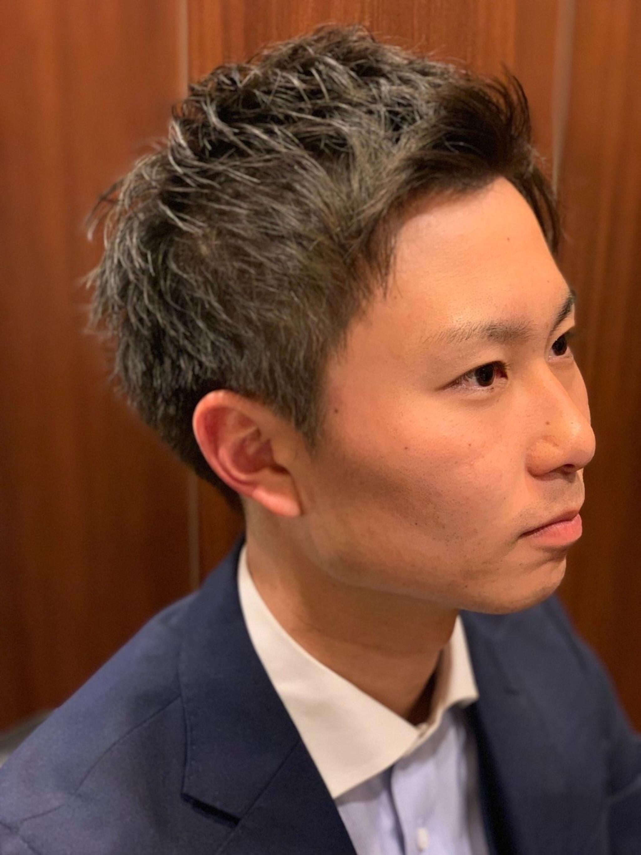 耳周り襟足スッキリショートアップバング