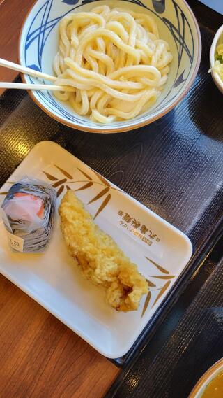 うどん丸。 2024年11月26日（火）より、丸亀製麺が「俺たちの豚汁うどん