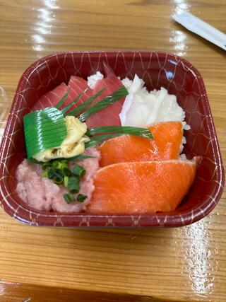 ポセイ丼 海鮮丼屋ポセイ丼 堺町総本店 | CRES | 業務用家具ブランド