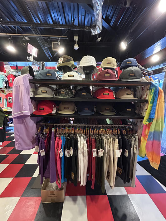 RUN OKI - 中頭郡北谷町字美浜/衣料品店 | Yahoo!マップ