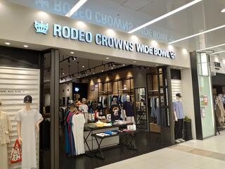 RODEO CROWNS WIDE BOWL ラゾーナ川崎プラザ店 - 川崎市幸区堀川