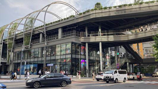 渋谷区 LOVE 10thシングル「The 5th」本日発売!! 渋谷の街が=LOVE一色に