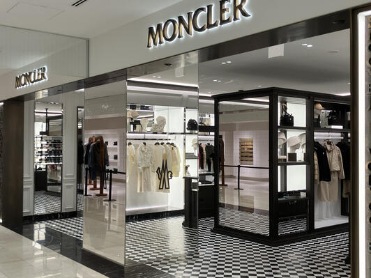 Moncler 東京 新宿高島屋店 - 渋谷区千駄ヶ谷/ハイブランド