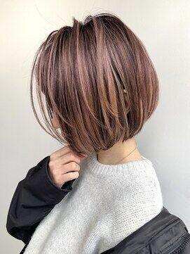 ショートボブ