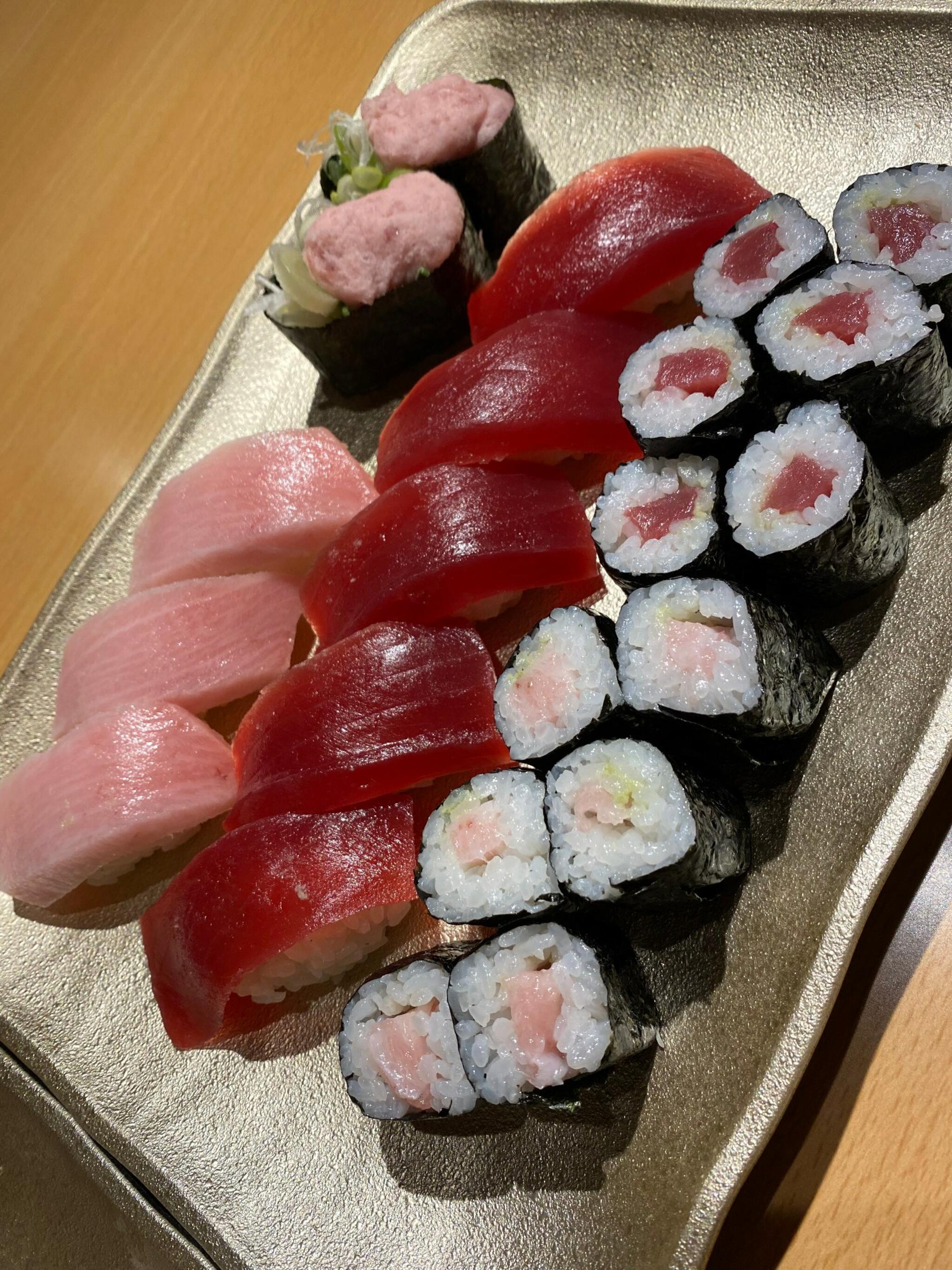 回る寿司 与加呂寿しの代表写真1