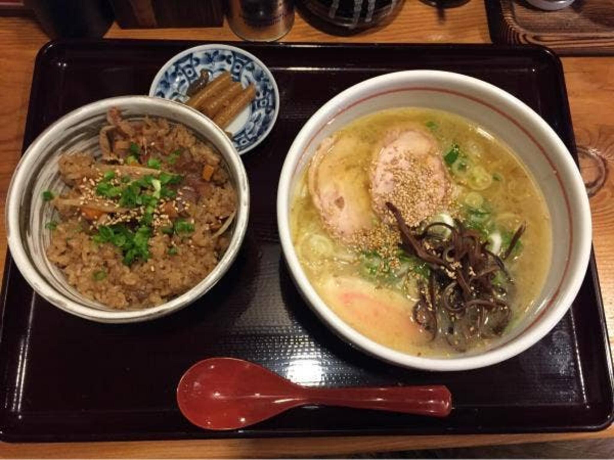 鶏白湯Soba&水炊きのお店 轍の代表写真1