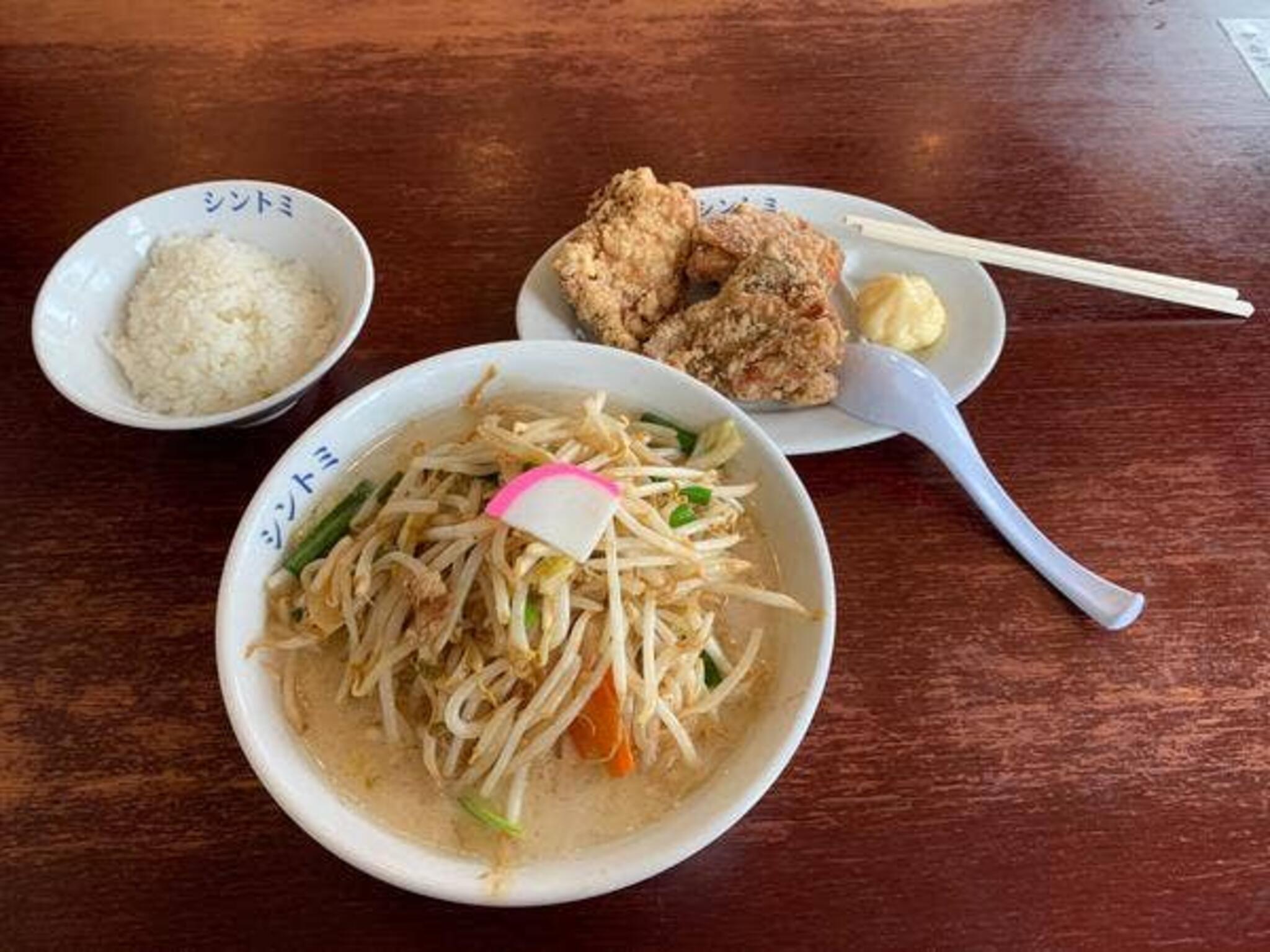 極濃湯麺シントミ 本庄インター店の代表写真1