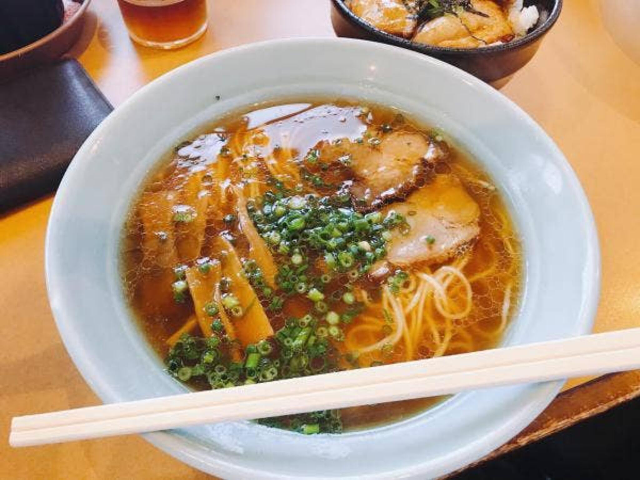 支那そば 餐休 辰巳店の代表写真1