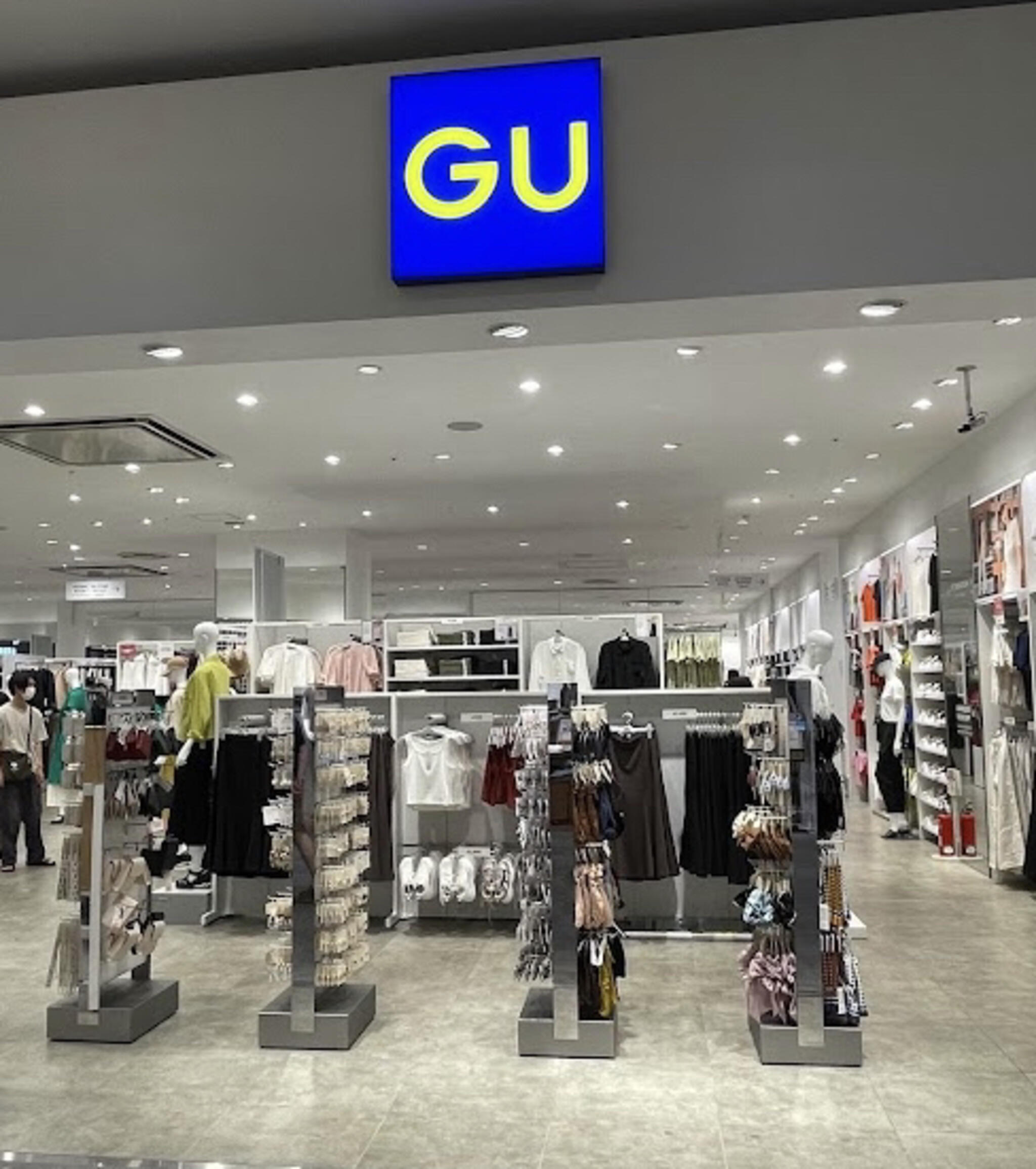 GU イオンモール東浦店の代表写真3