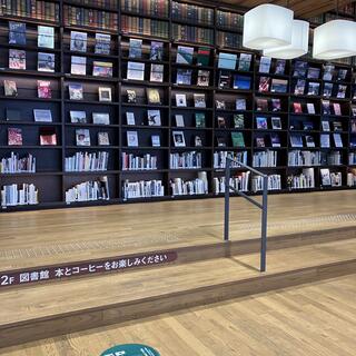 TSUTAYA BOOK 蔦屋書店 周南市立徳山駅前図書館の写真1