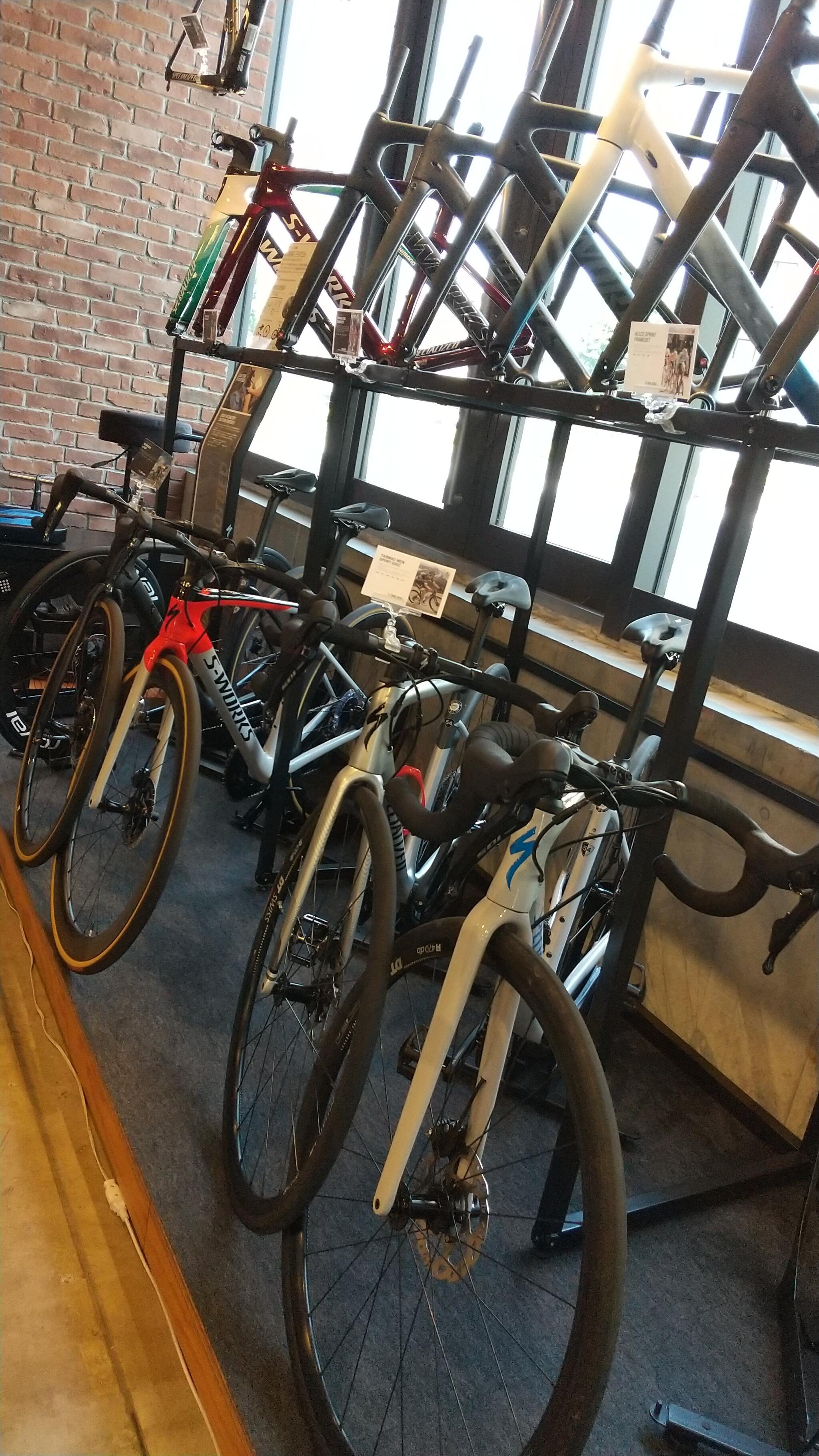 SPECIALIZED GINZA スペシャライズド新宿 - 新宿区西新宿/自転車店 | Yahoo!マップ