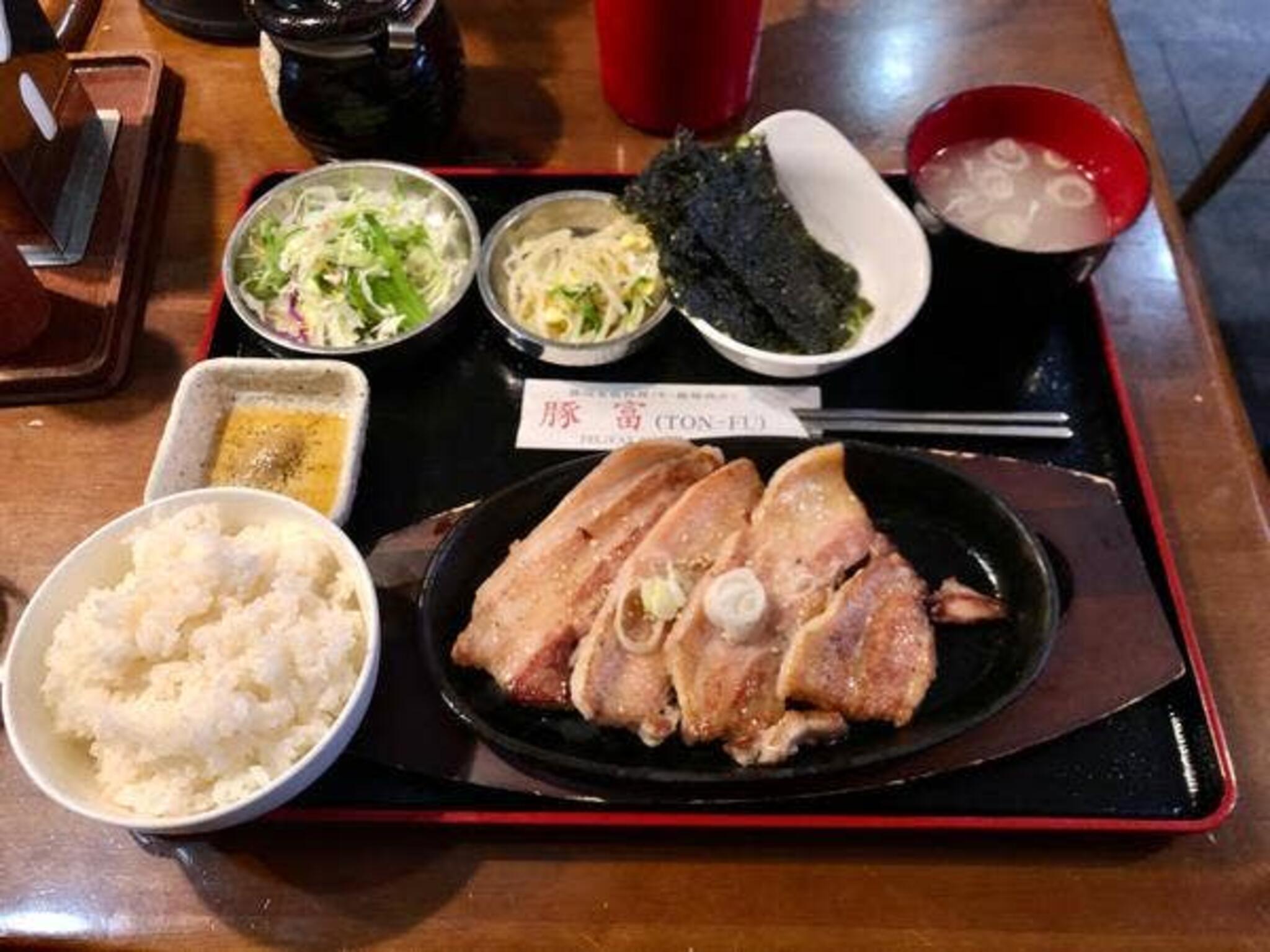 韓国家庭料理 青山 豚富の代表写真7