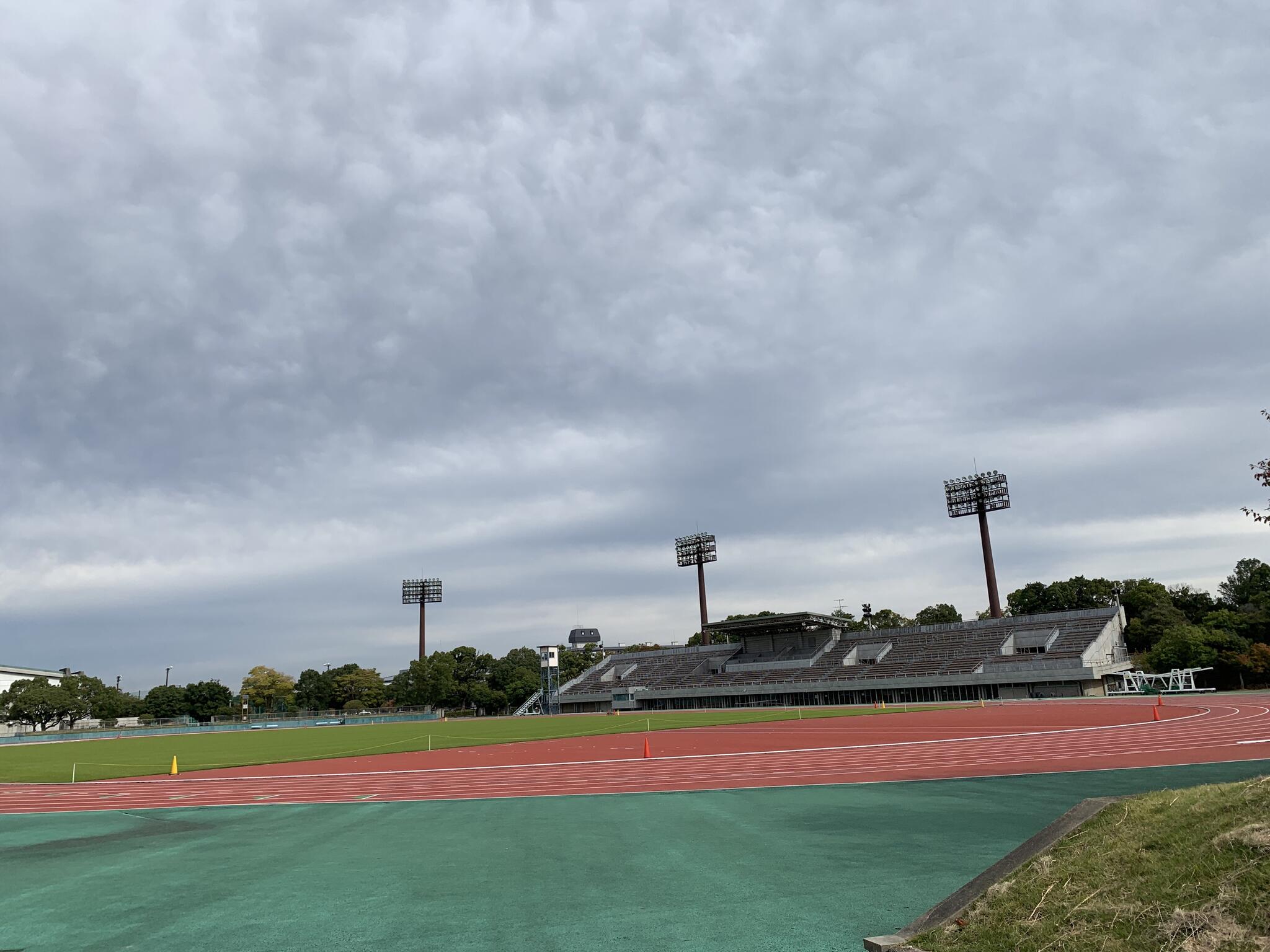 奈良県立橿原公苑陸上競技場 橿原市畝傍町/競技場 Yahoo!マップ
