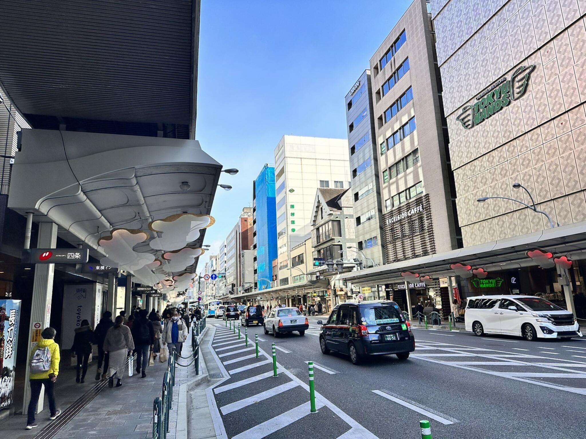 京都 市バス 四条 ショップ 河原町 乗り場