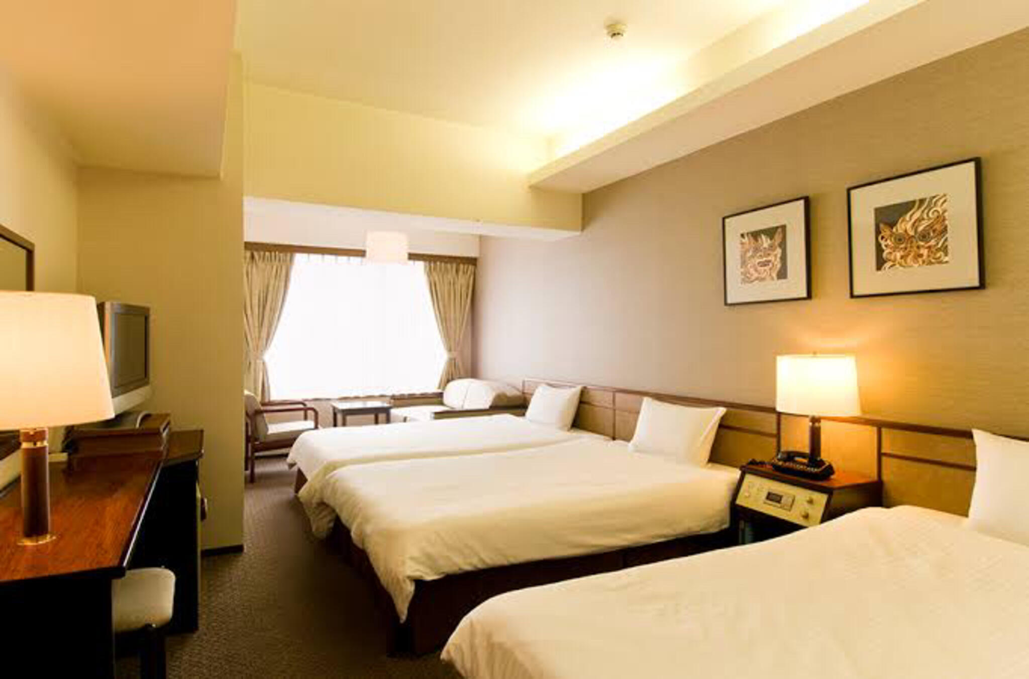 琉球サンロイヤルホテル株式会社の代表写真2