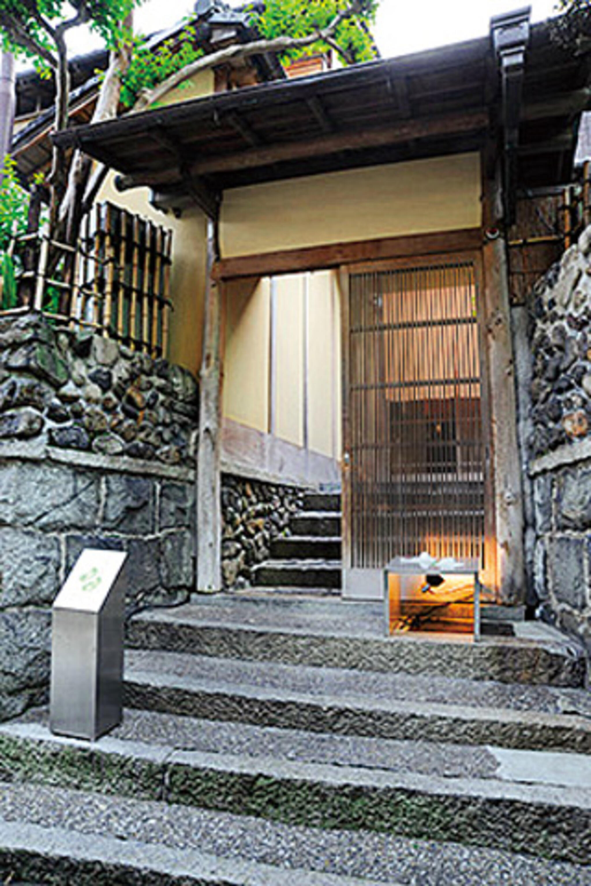 石塀小路豆ちゃ 京都の代表写真7