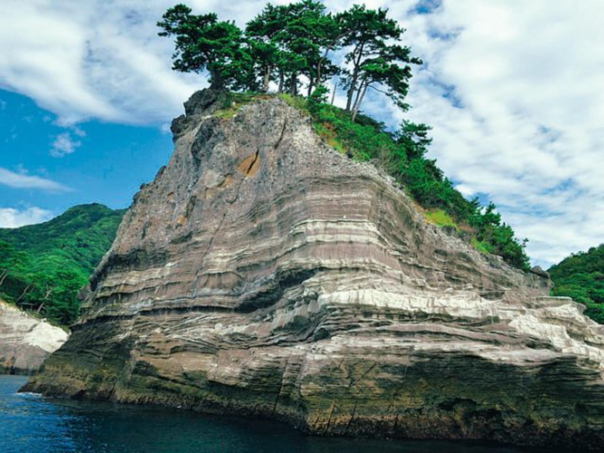 三四郎島 - 賀茂郡西伊豆町仁科島 | Yahoo!マップ