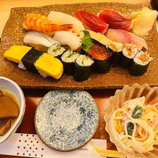 食聖 清寿司の写真1