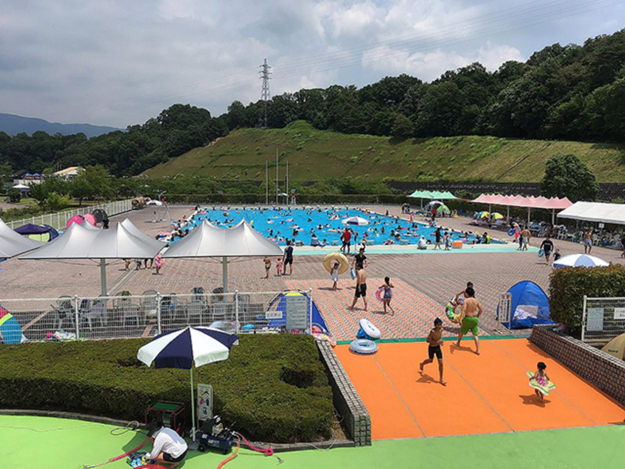 橋本市運動公園プールの代表写真1