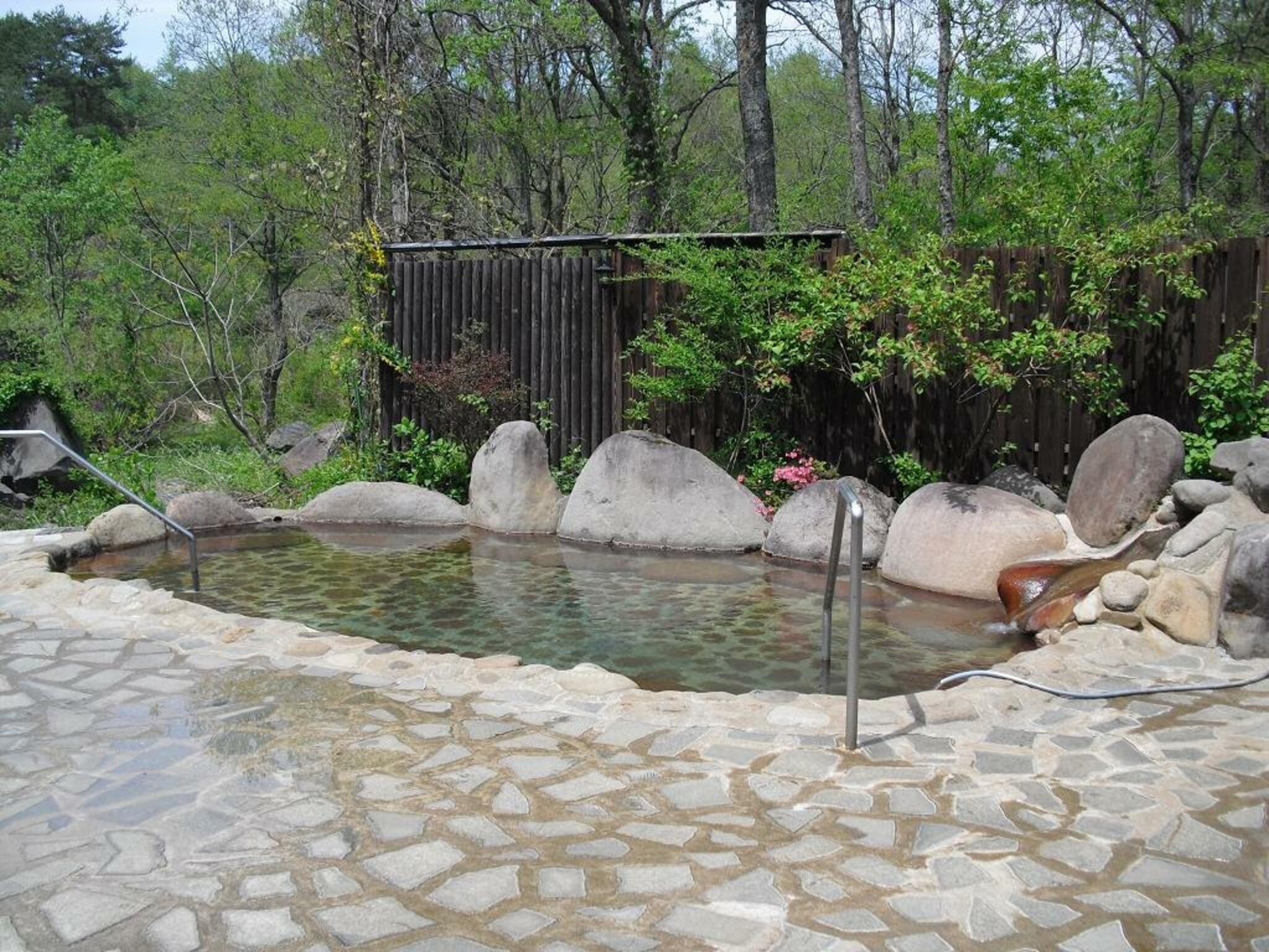 裏磐梯温泉 露天風呂 香の湯の代表写真5