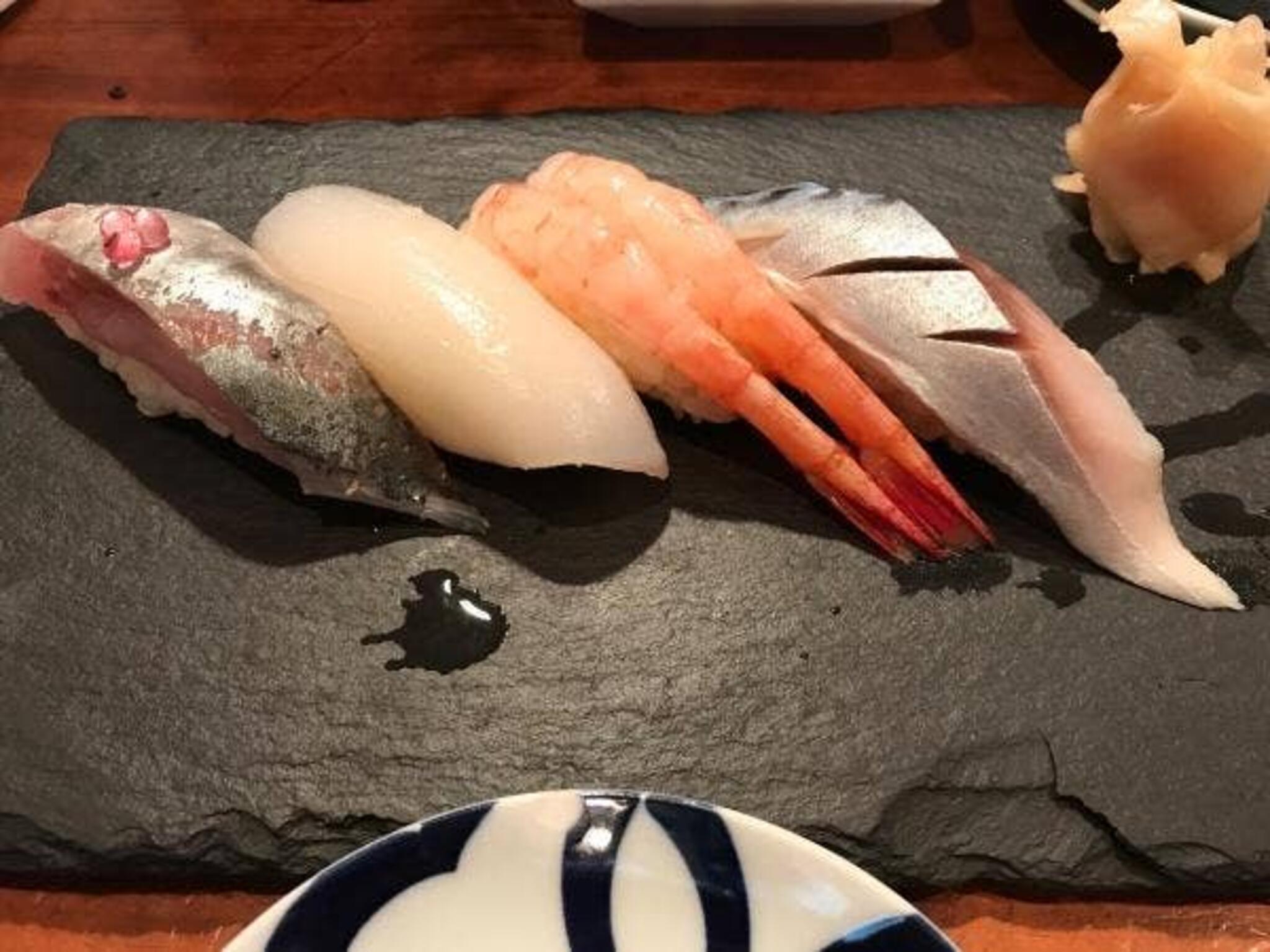 魚寿司 公設市場総本店の代表写真9