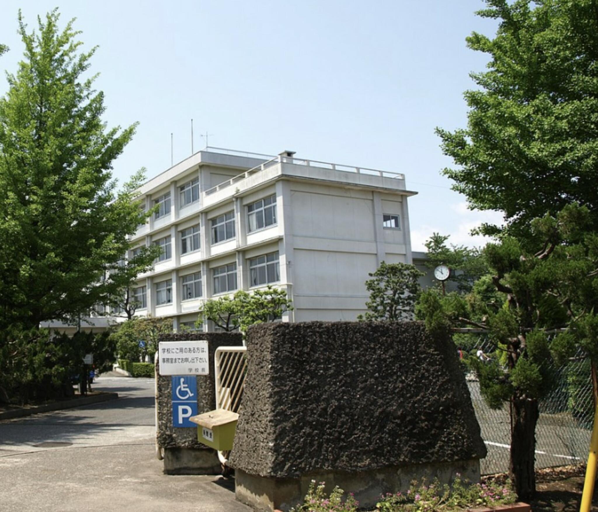 神奈川県立港北高等学校の代表写真1