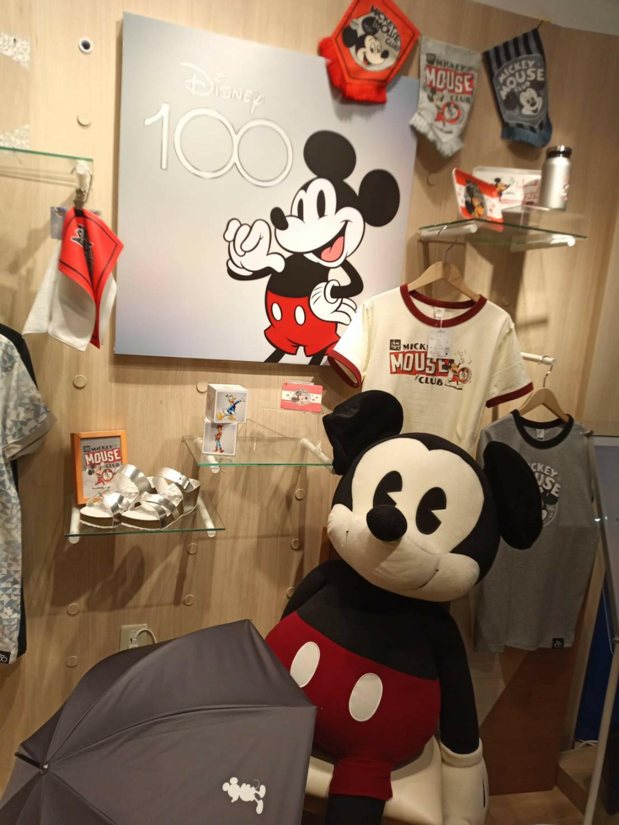 Disney Fantasy Shop by Belle Maison Opens at JR Tokyo Station