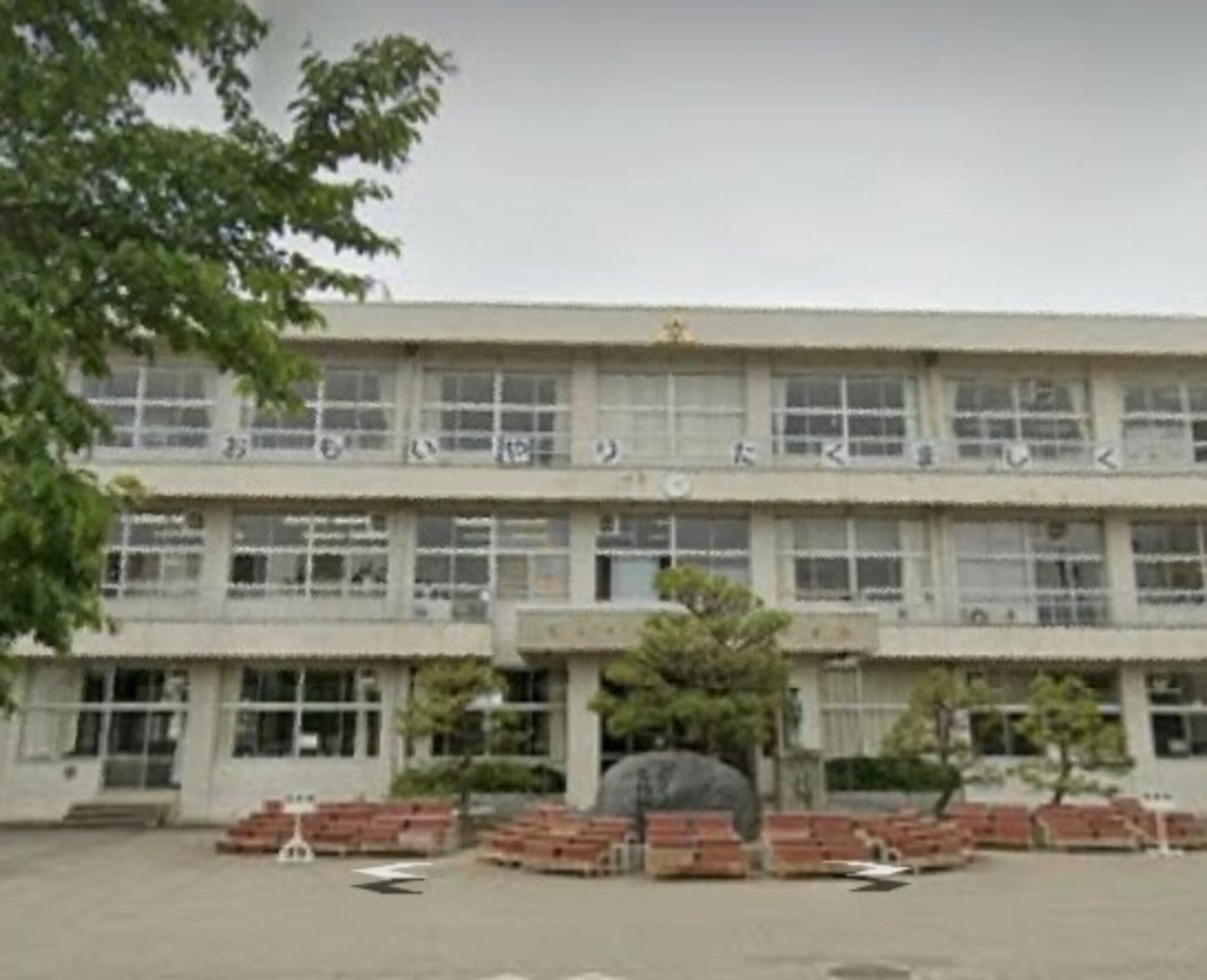 富山市立山室中部小学校の代表写真3