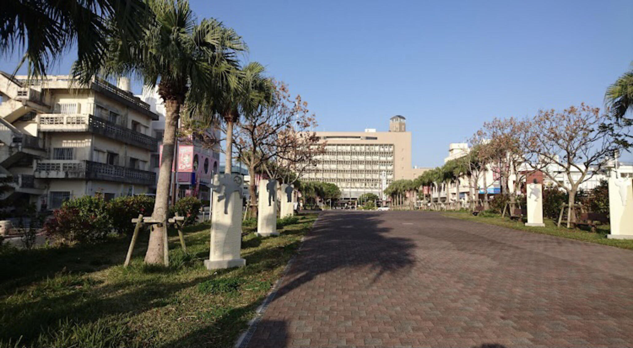 沖縄市役所の代表写真2