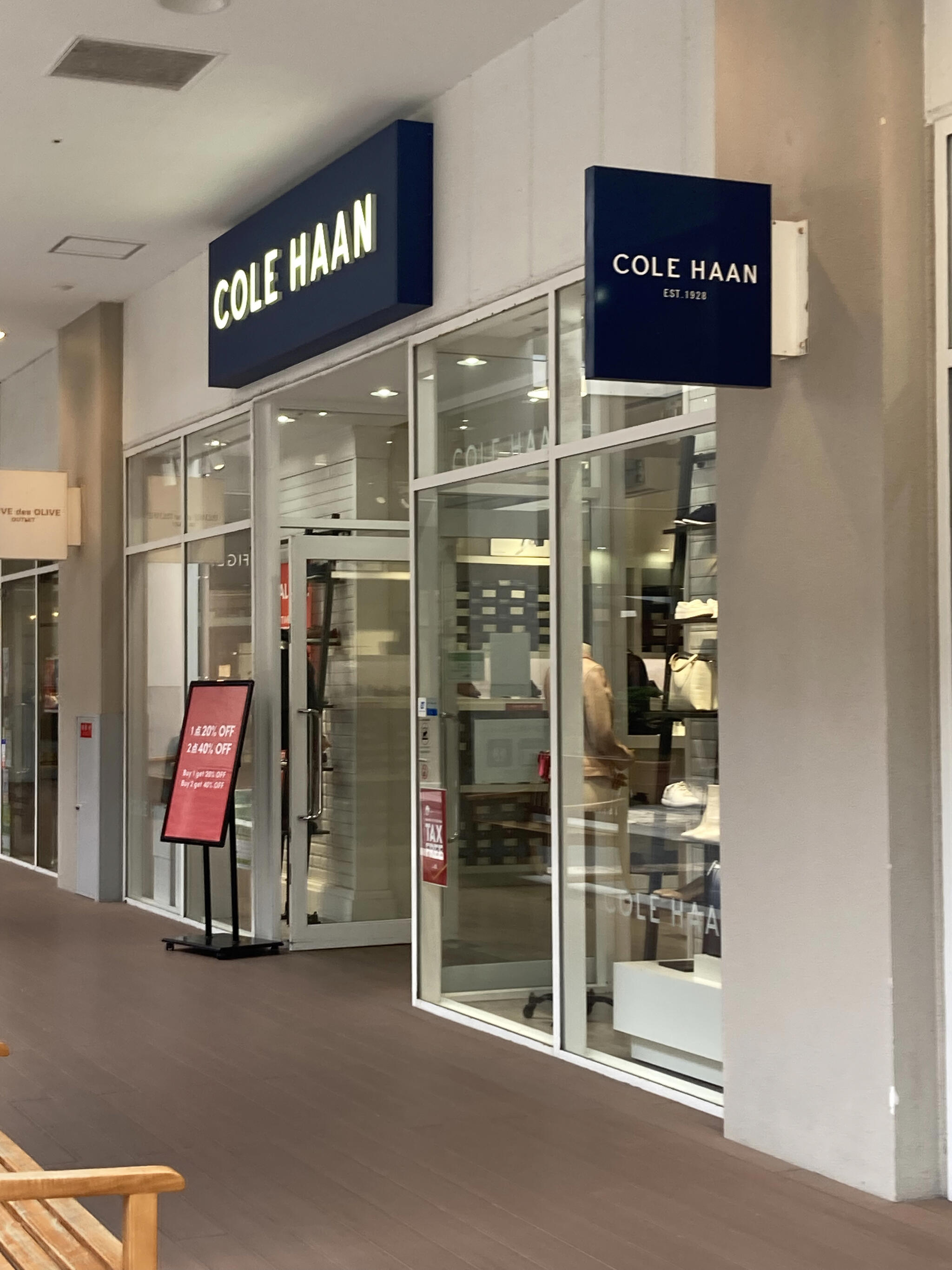 Cole haan the outlet bay