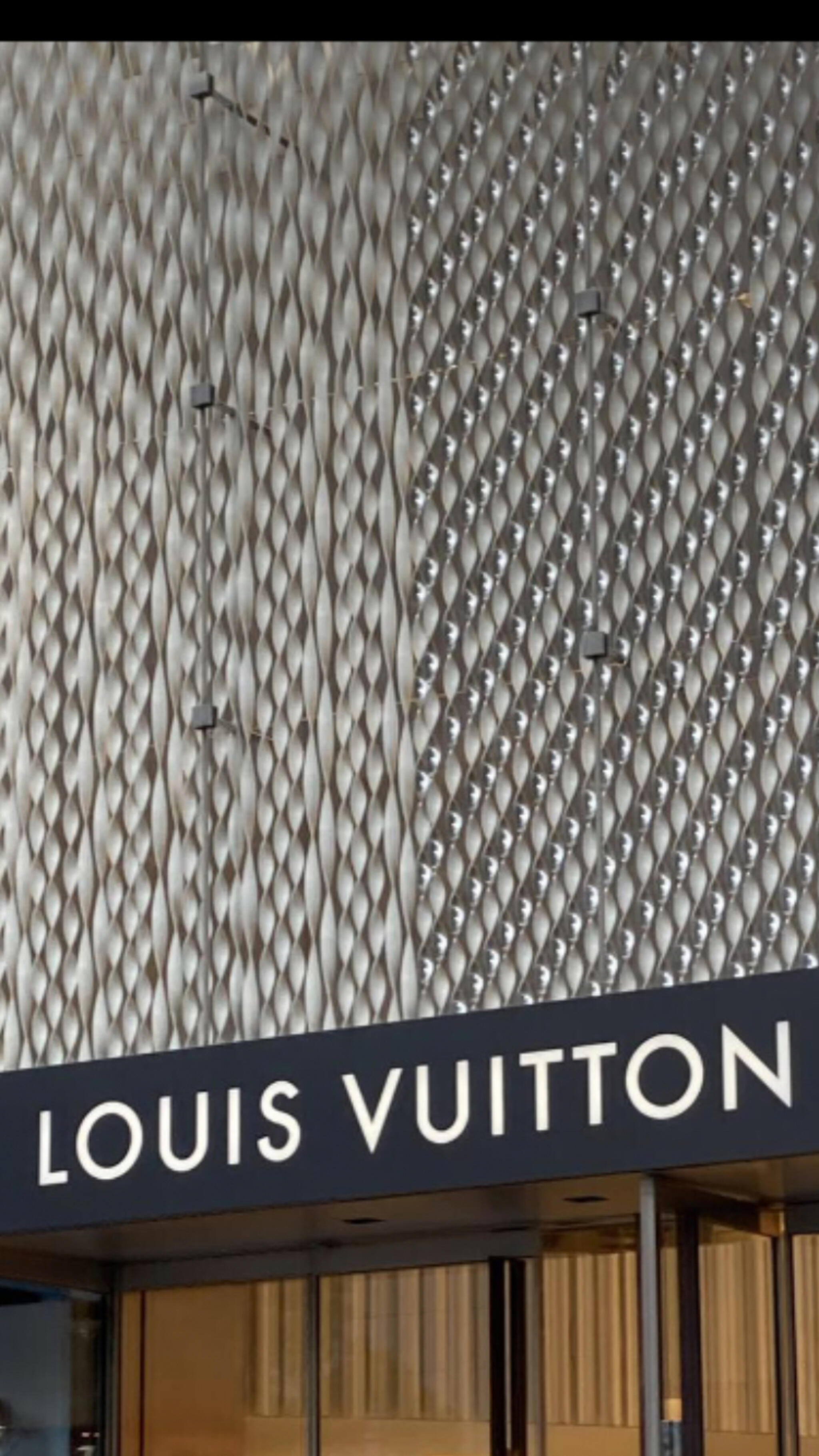 クチコミ : LOUIS VUITTON ナゴヤ ミッドランド スクエア店 - 名古屋市中村区名駅/ハイブランド | Yahoo!マップ