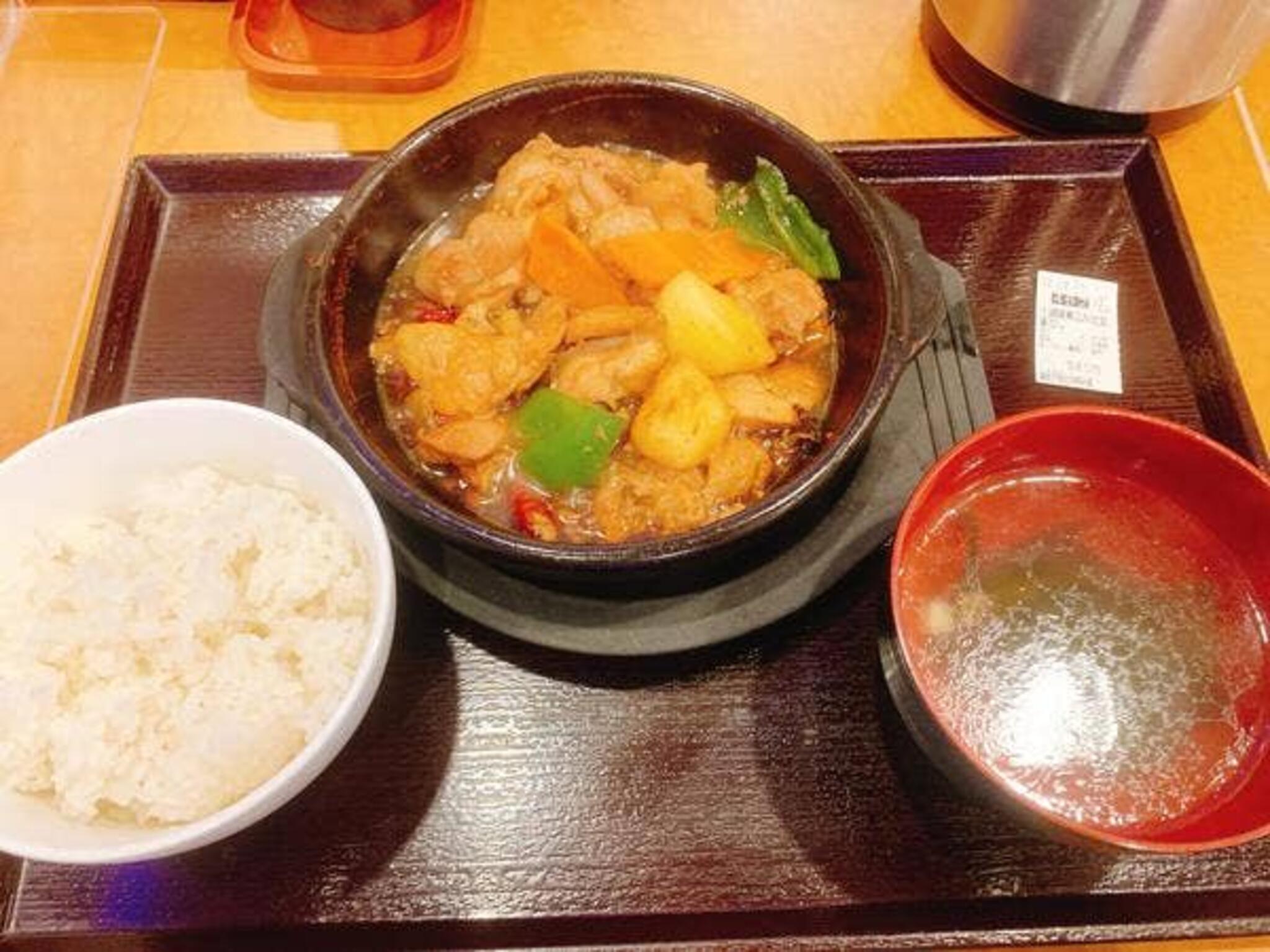 楊銘宇 黄燜鶏米飯 高田馬場店の代表写真3