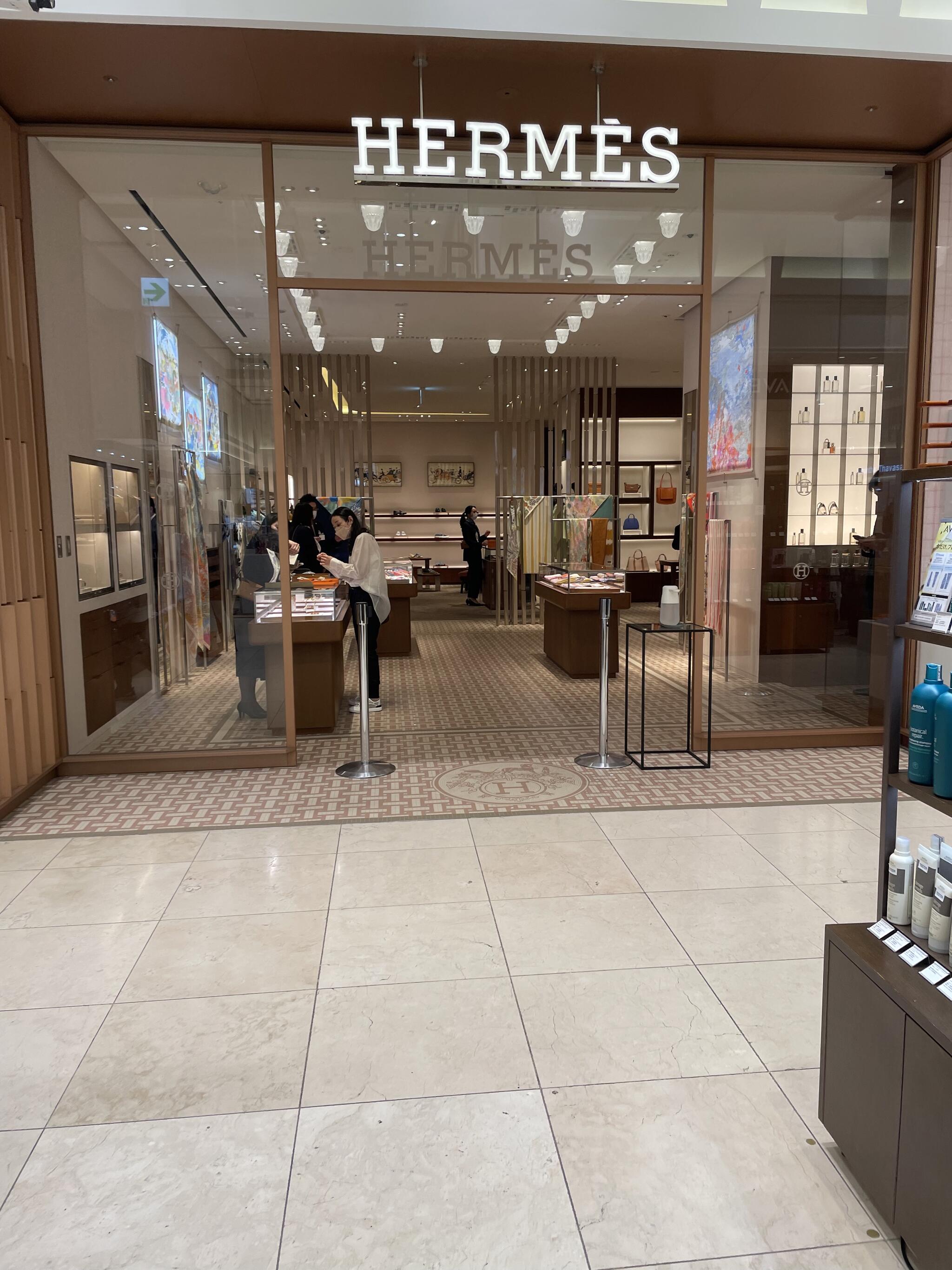 クチコミ : Hermes 髙島屋新宿店 - 渋谷区千駄ヶ谷/ハイブランド | Yahoo!マップ