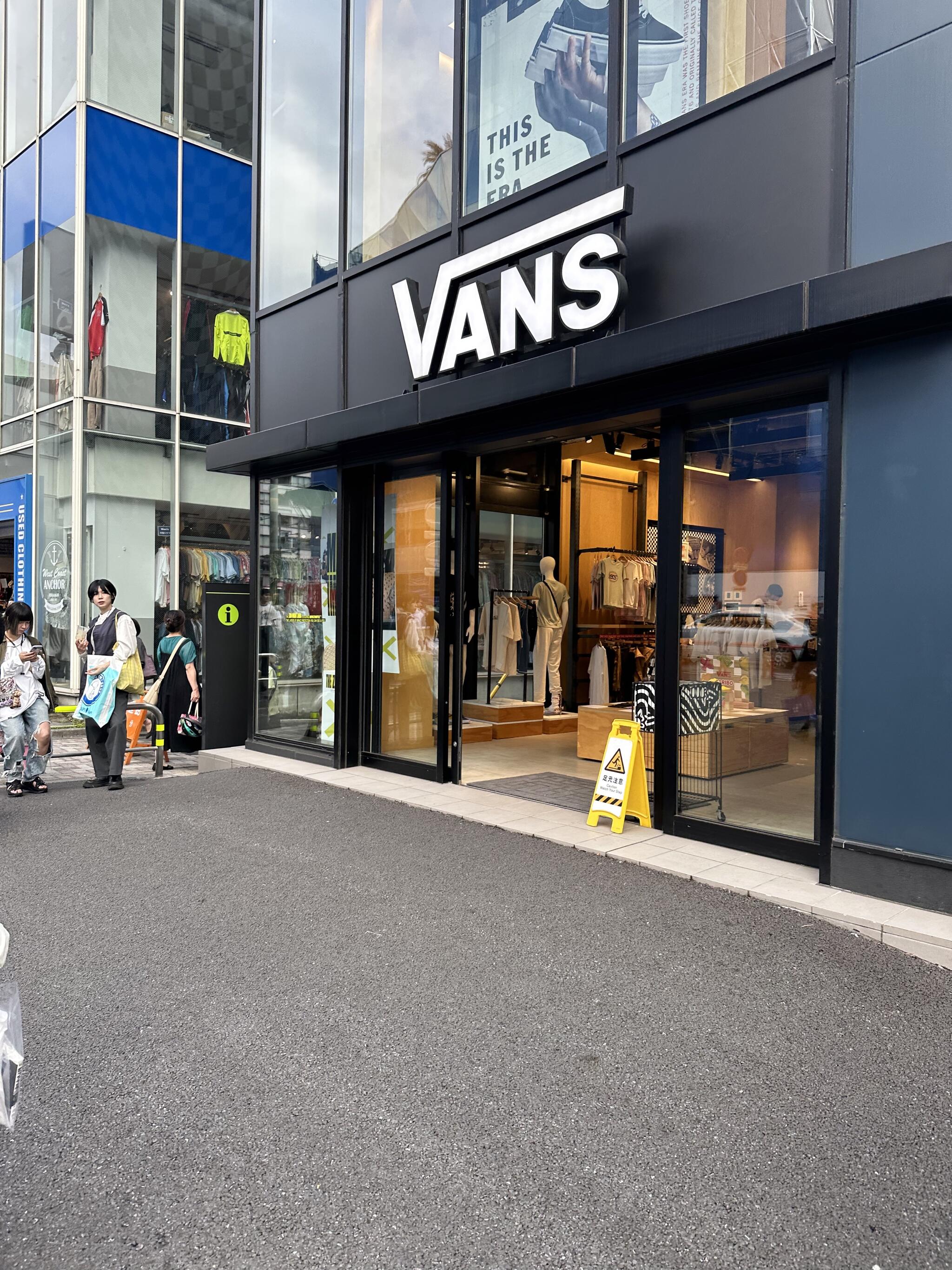 渋谷 vans セール 靴